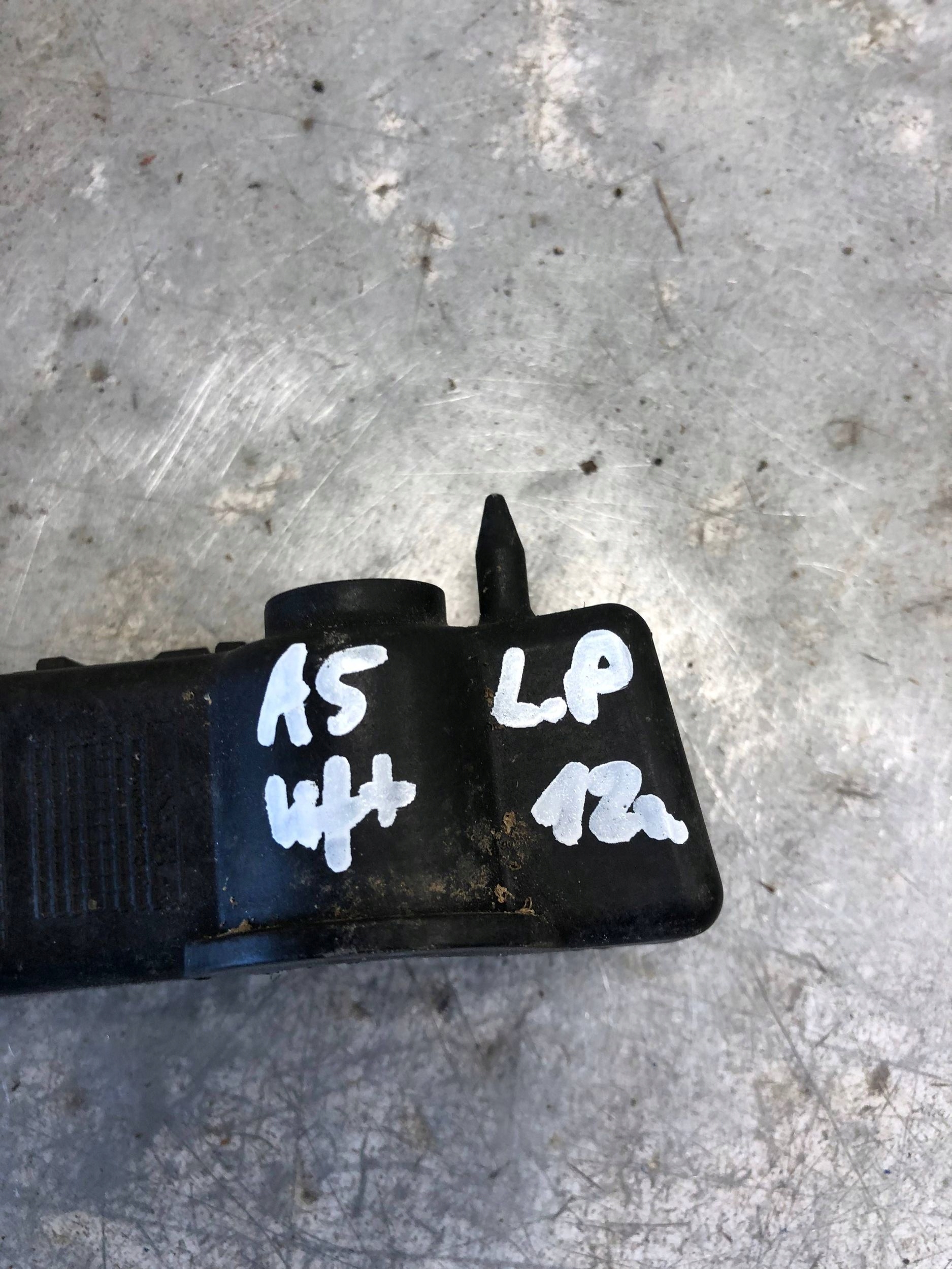 bumper bracket left front AUDI A5 LIFT 8T0807283C