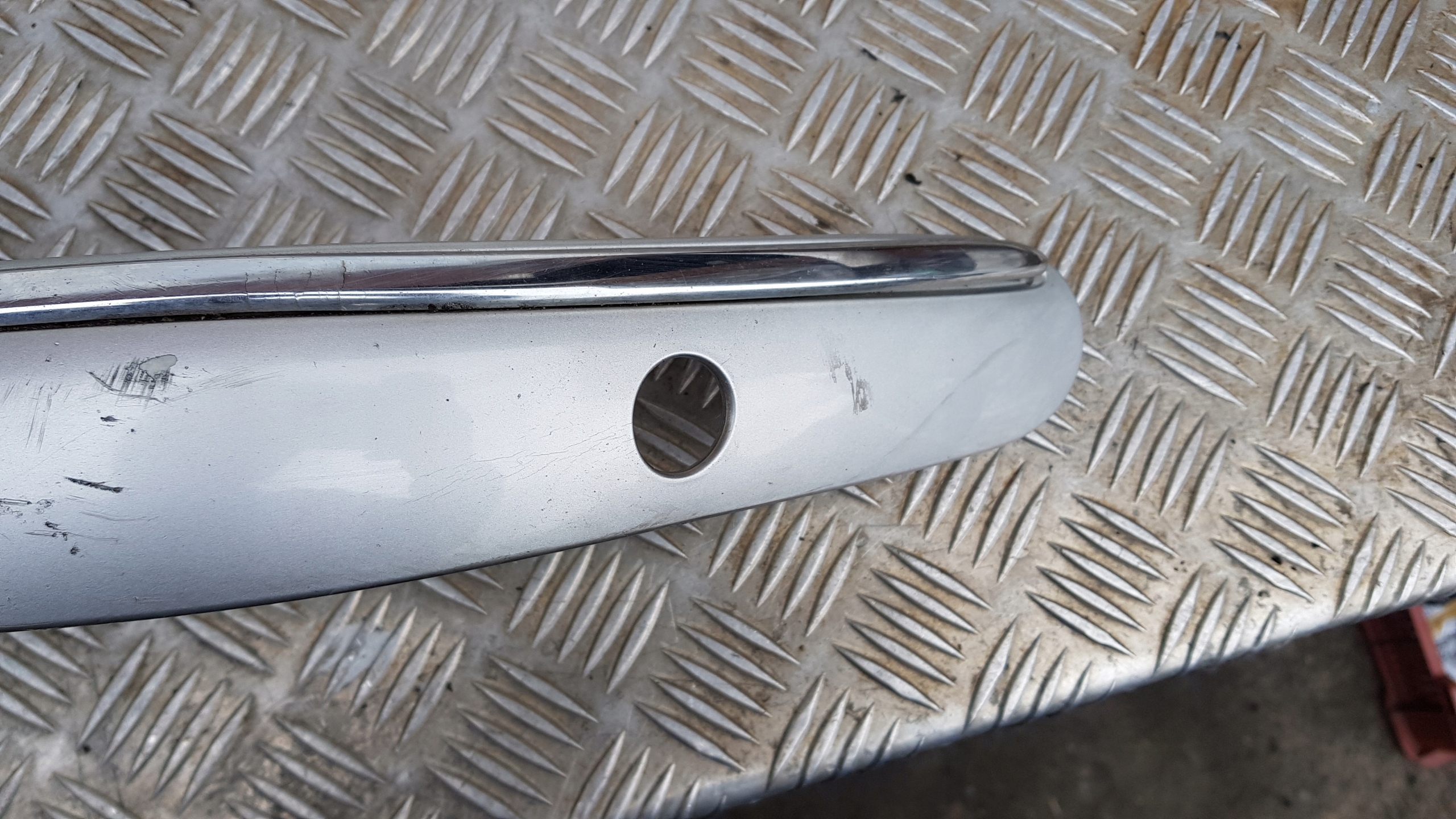 MERCEDES S KLASA W220 lišta nárazníku předek levá