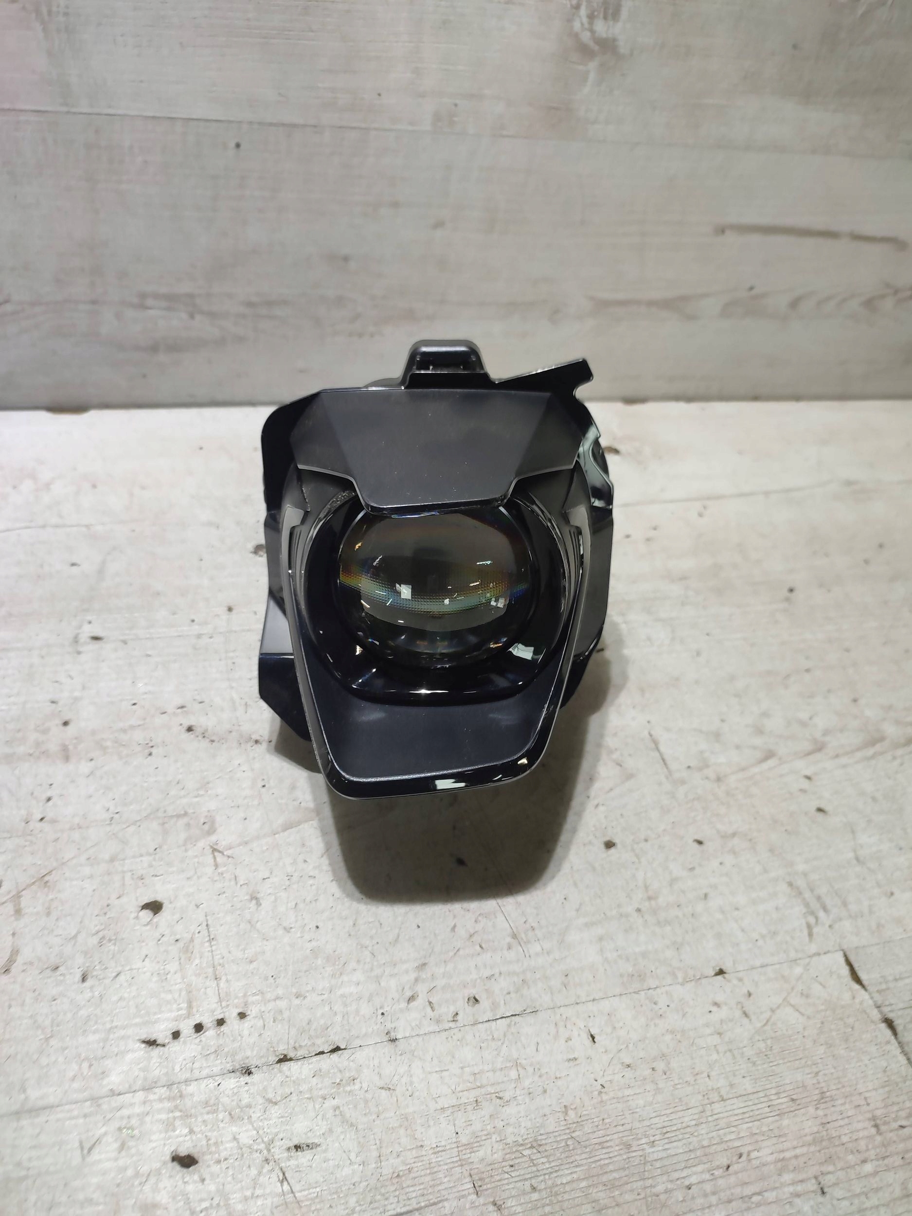 Peugeot 2008 II 2020 front side left Element lights przedniej