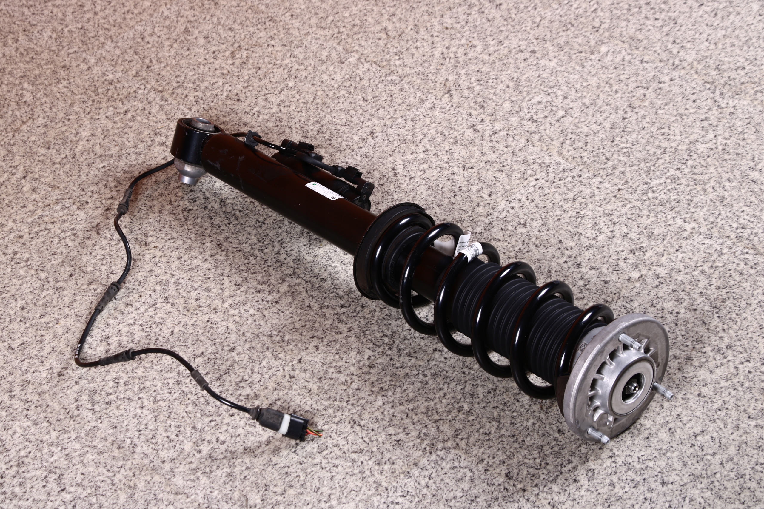 BMW 8 G16 shock absorber left rear part rear VDC 6878127