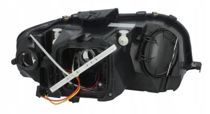 AUDI A3 8P 03-08 KOMPLET REFLEKTORÓW LAMPY TYC Producent części TYC