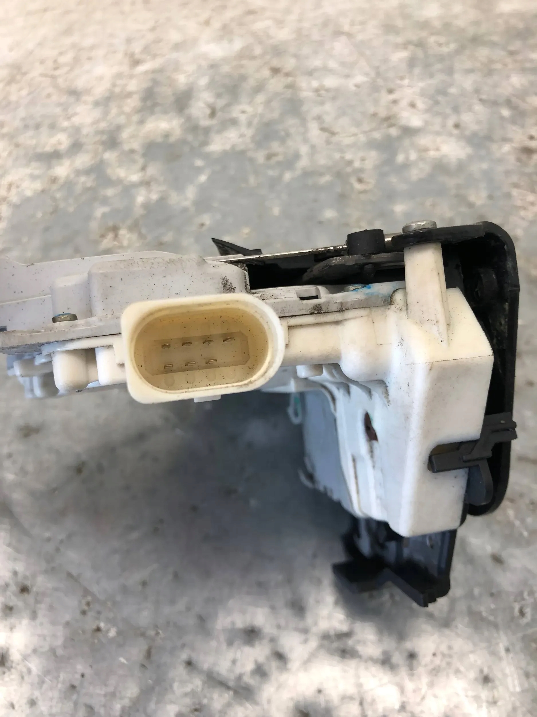 lock door right front AUDI A4 B6 8E1837016AA