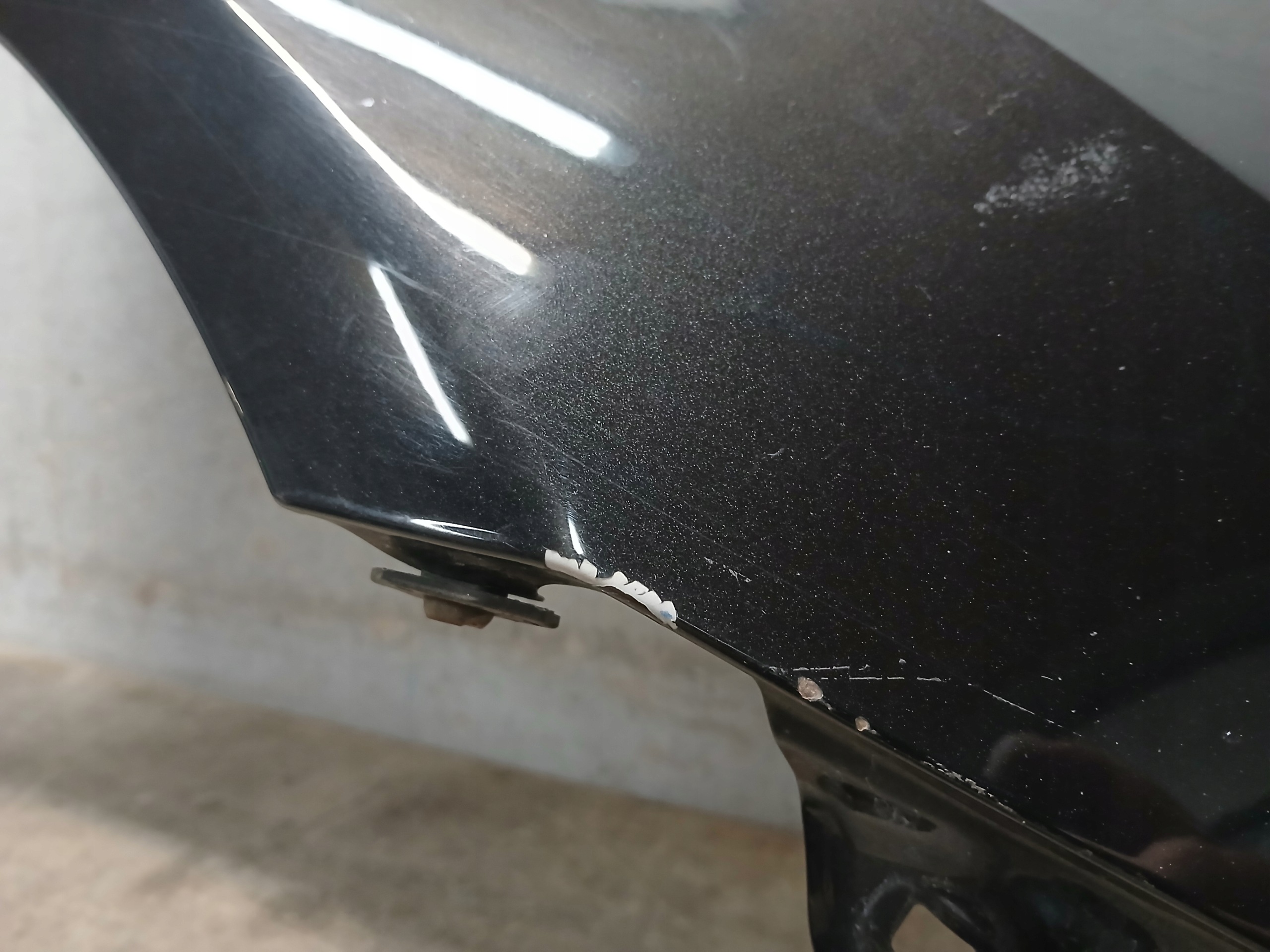 fender front right TOYOTA AVENSIS T27
