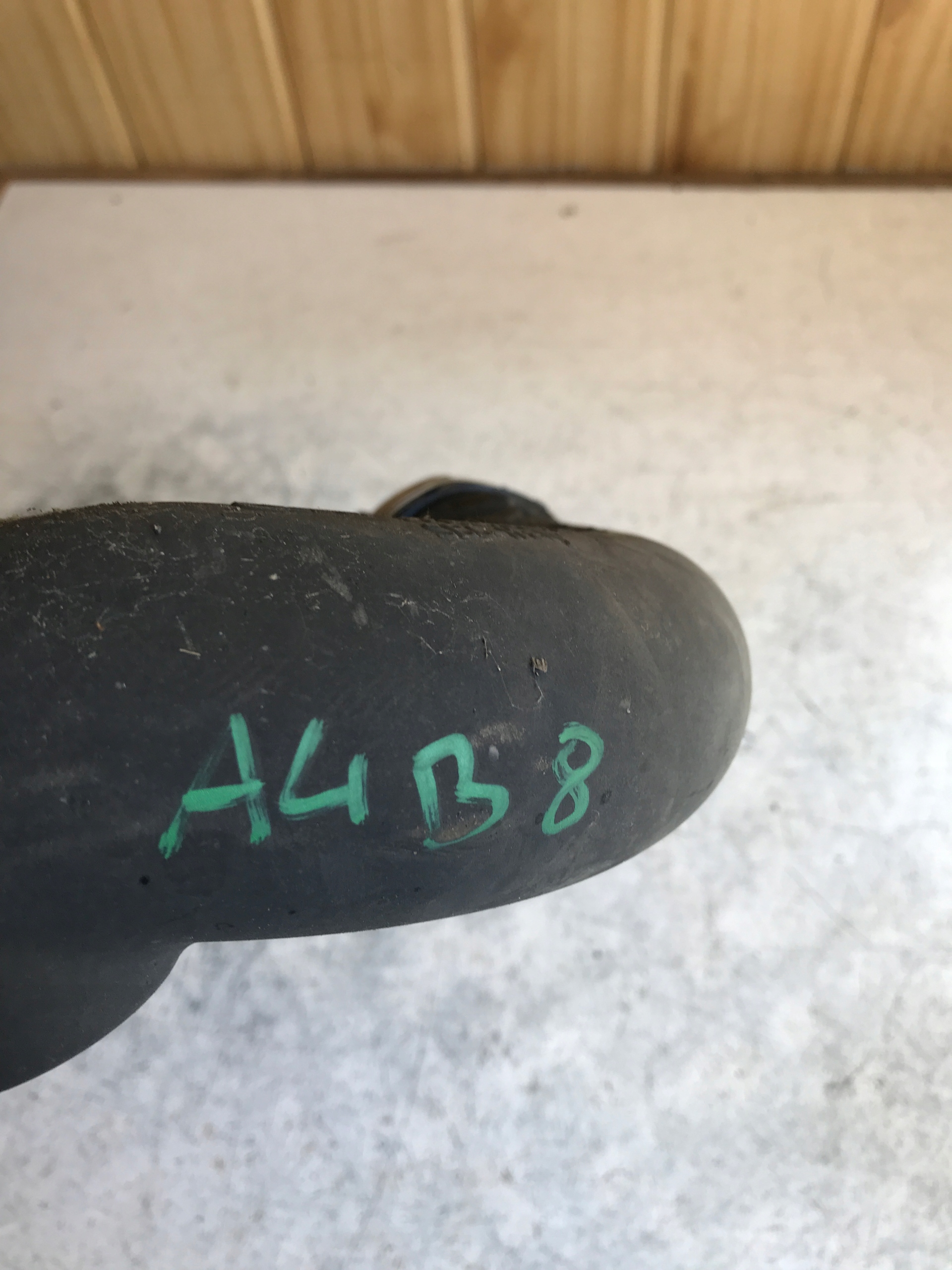 trouba vedení intercoolera A4 B8 A5 8K0145673AL