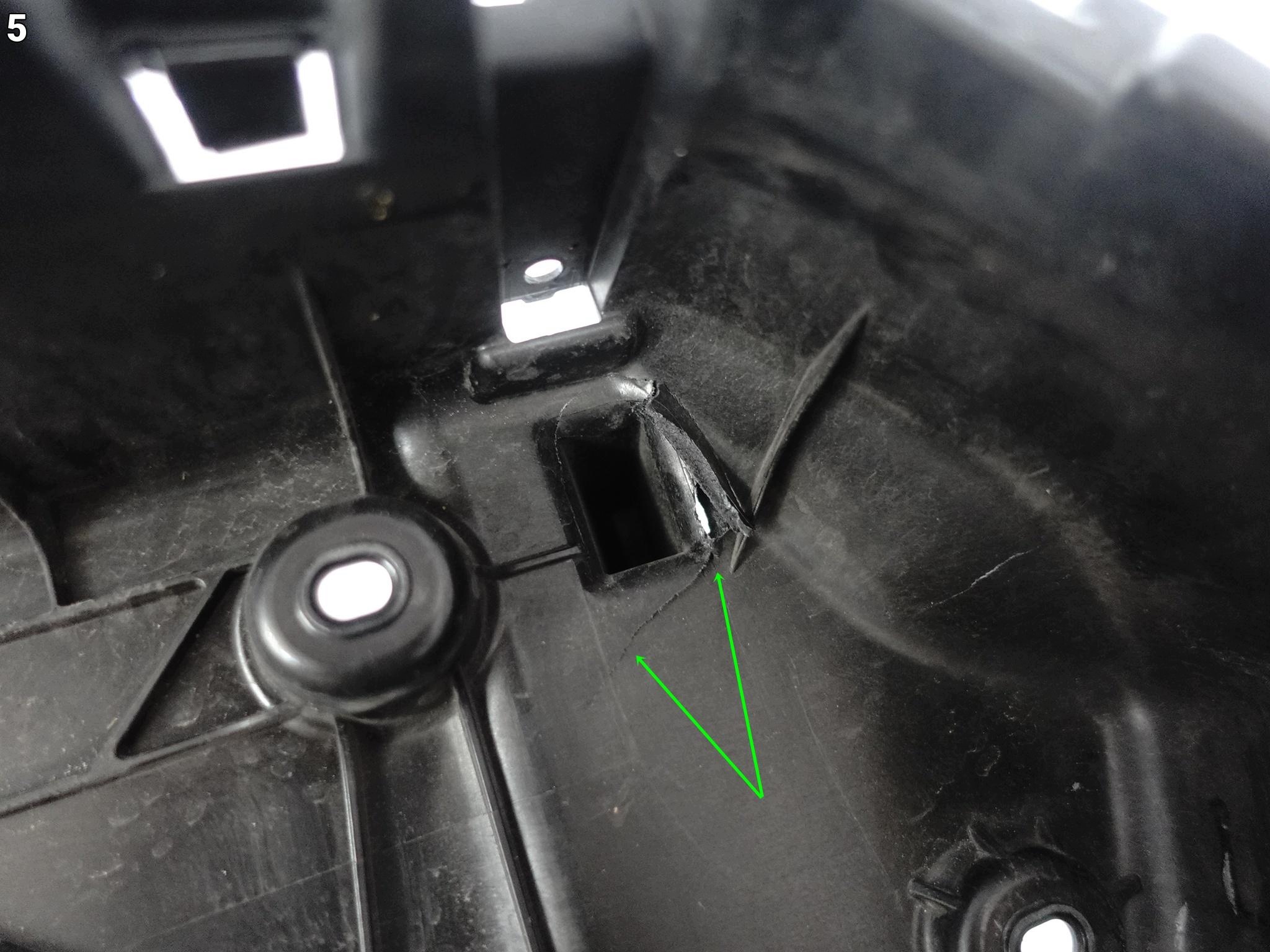 SKODA ENYAQ iV 5LA ELECTRIC 20-25 pillar support below grill ATRAPE front