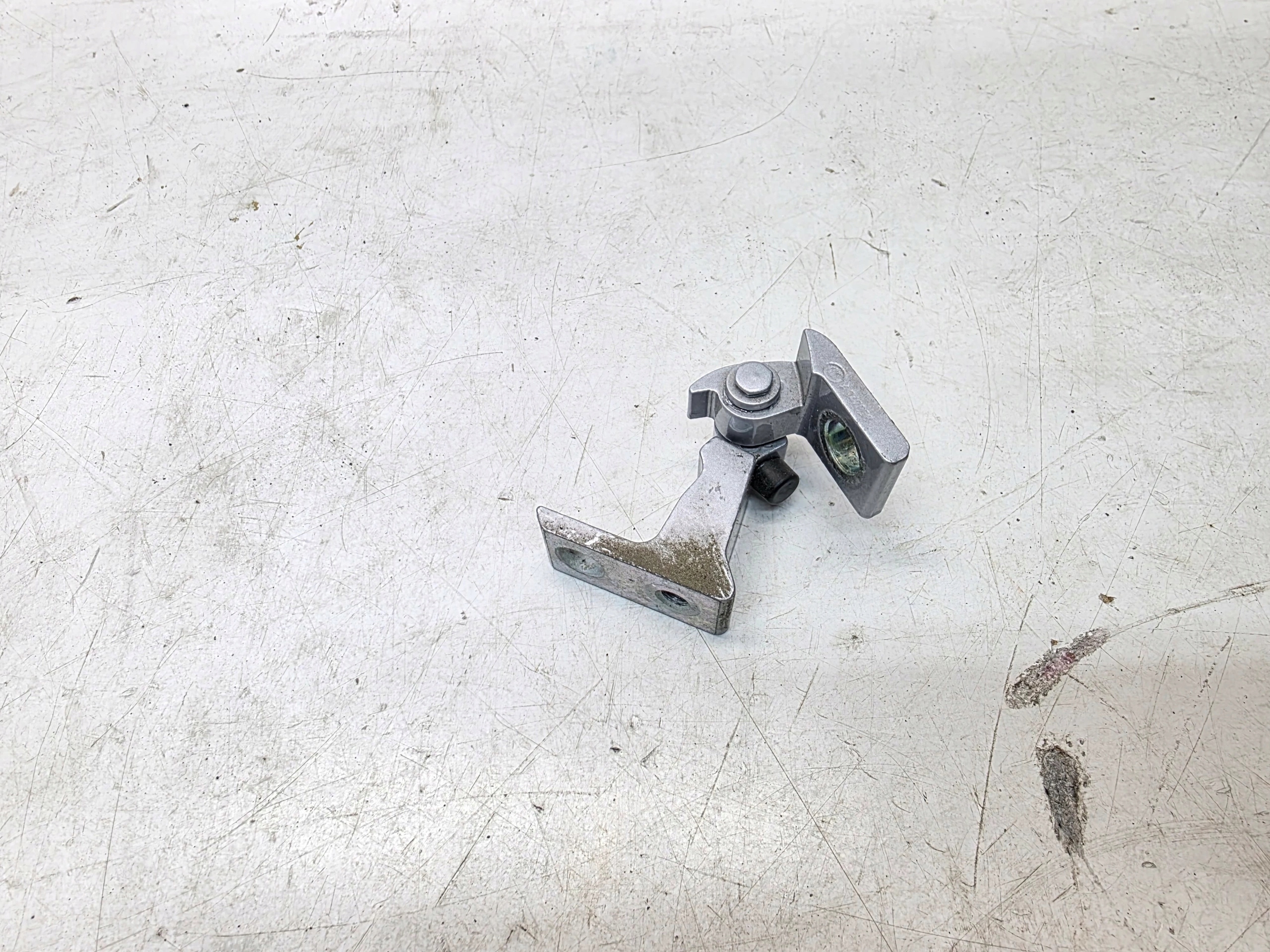 hinge door left AUDI A1 8X Q3 8U A3 8V Q4 E-TRON 8X0831403F