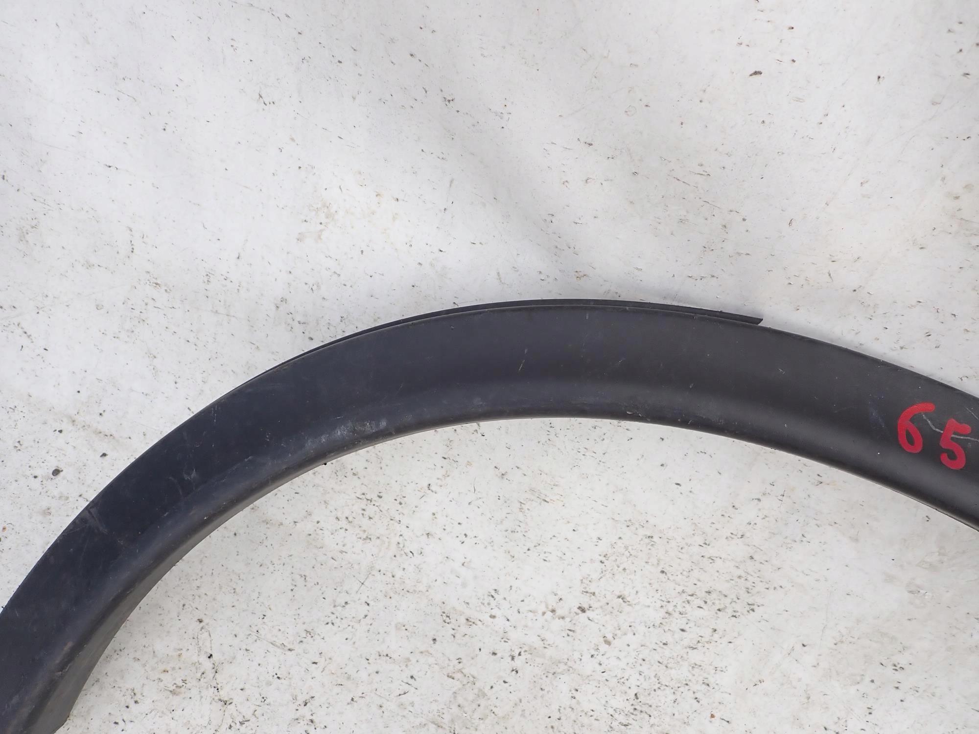 NISSAN JUKE and 1 10-19 moulding cap left rear part