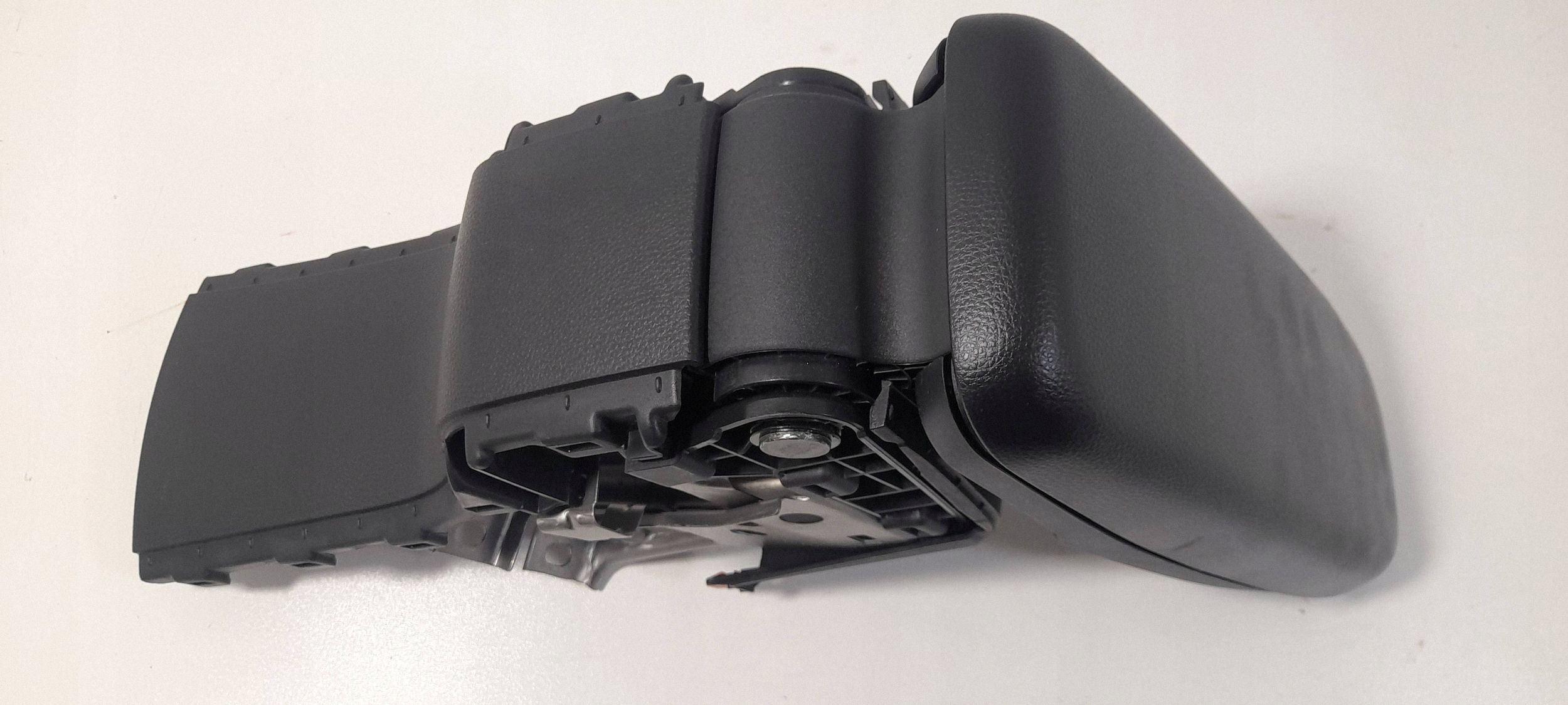 Toyota Yaris IV XP210 armrest passenger compartment 58901K0020 (YA4)