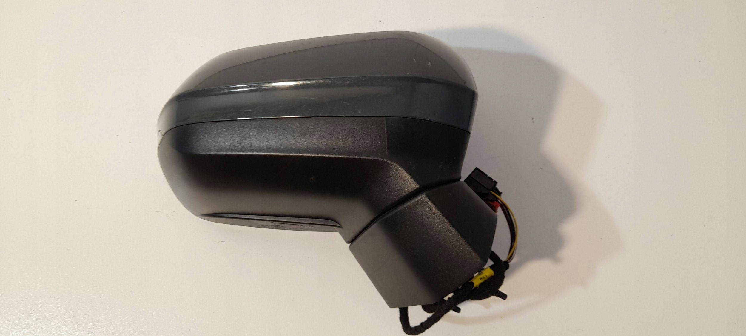 Audi Q2 81A 6-PIN mirror right 041444 (S151)
