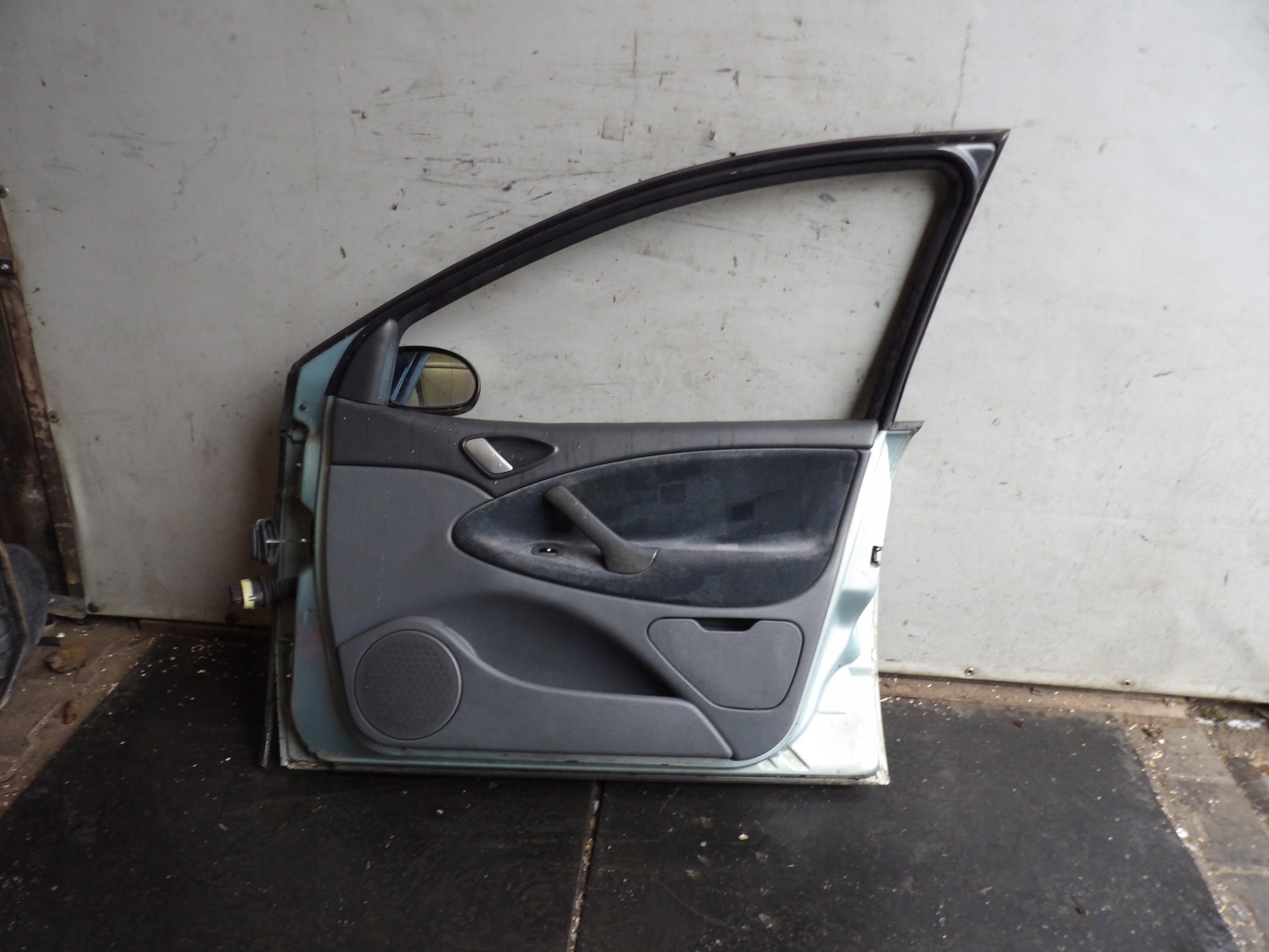 Citroen C5 and door front right lak. KRSC sedan