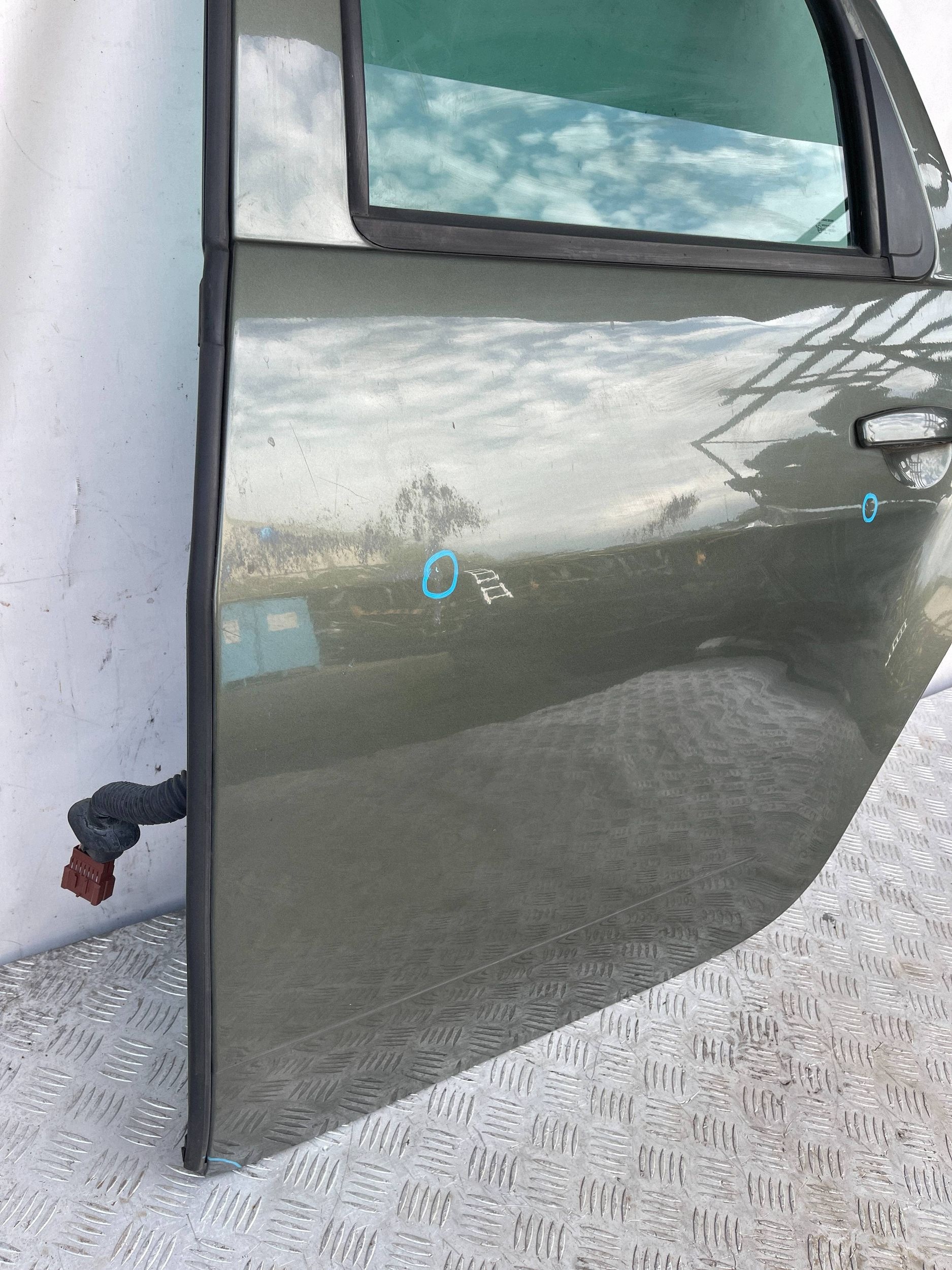 door rear. rear part left left DACIA DUSTER 1 and 10