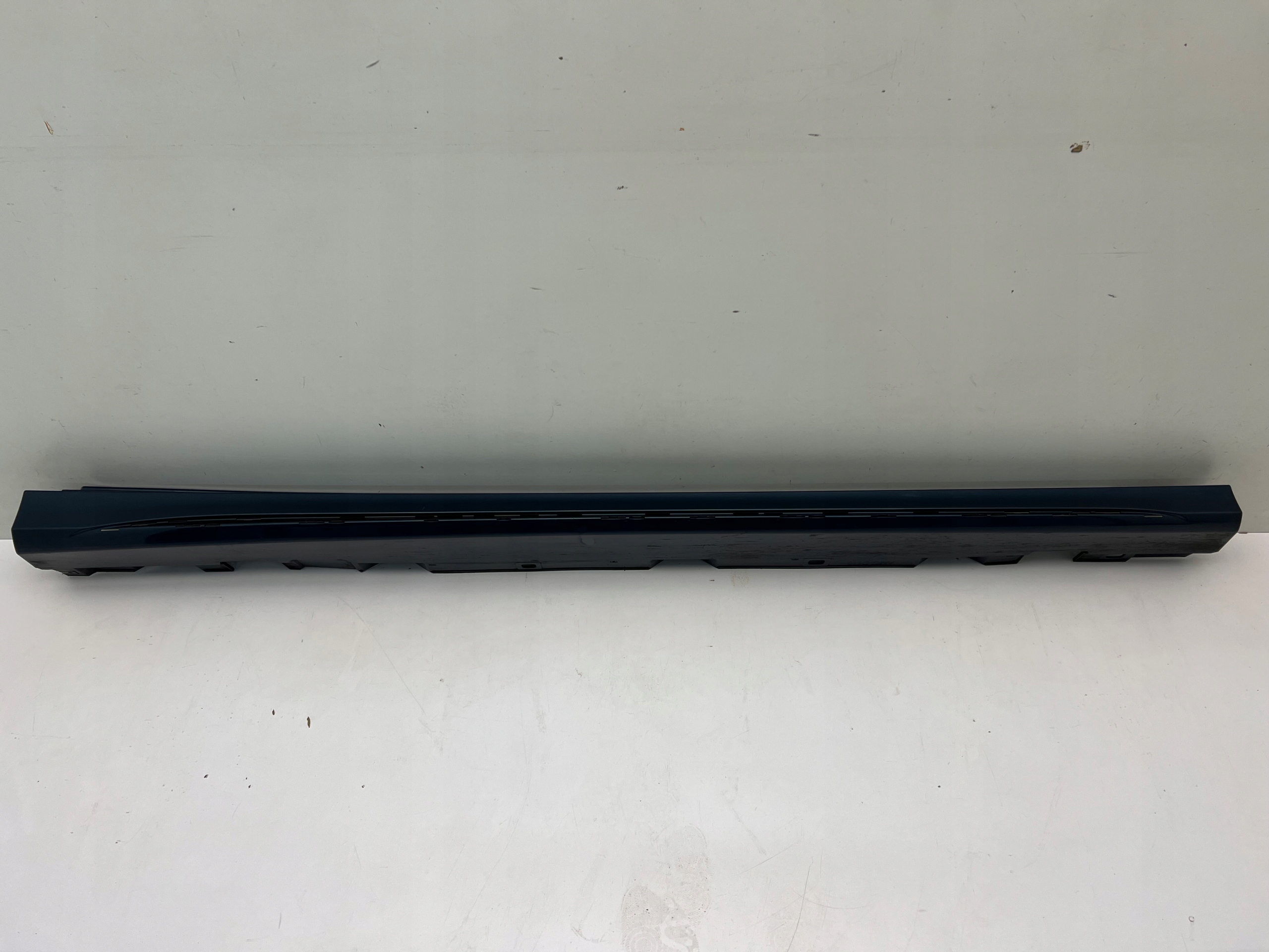 A1186909400 A1186909200 - MERCEDES CLA C118 W118 45 AMG педаль порога правая