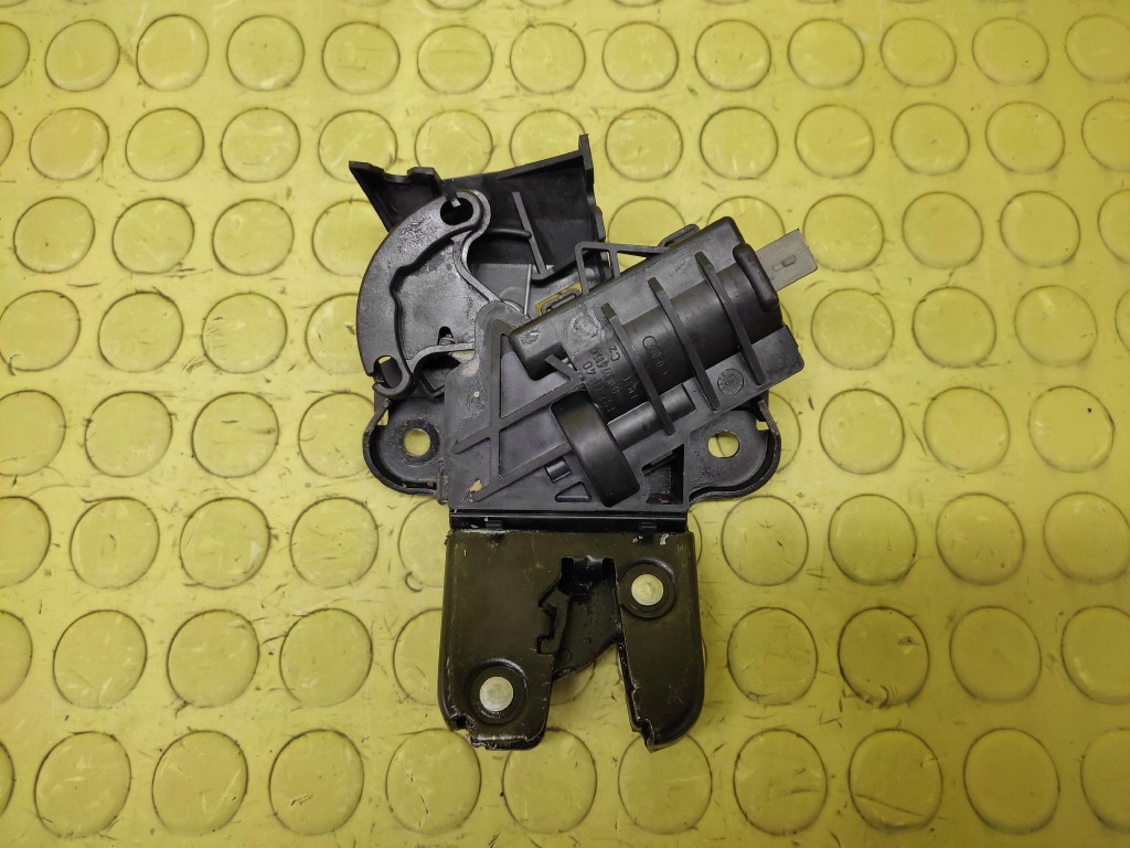 Volkswagen OE 4F5827505B lock bonnet