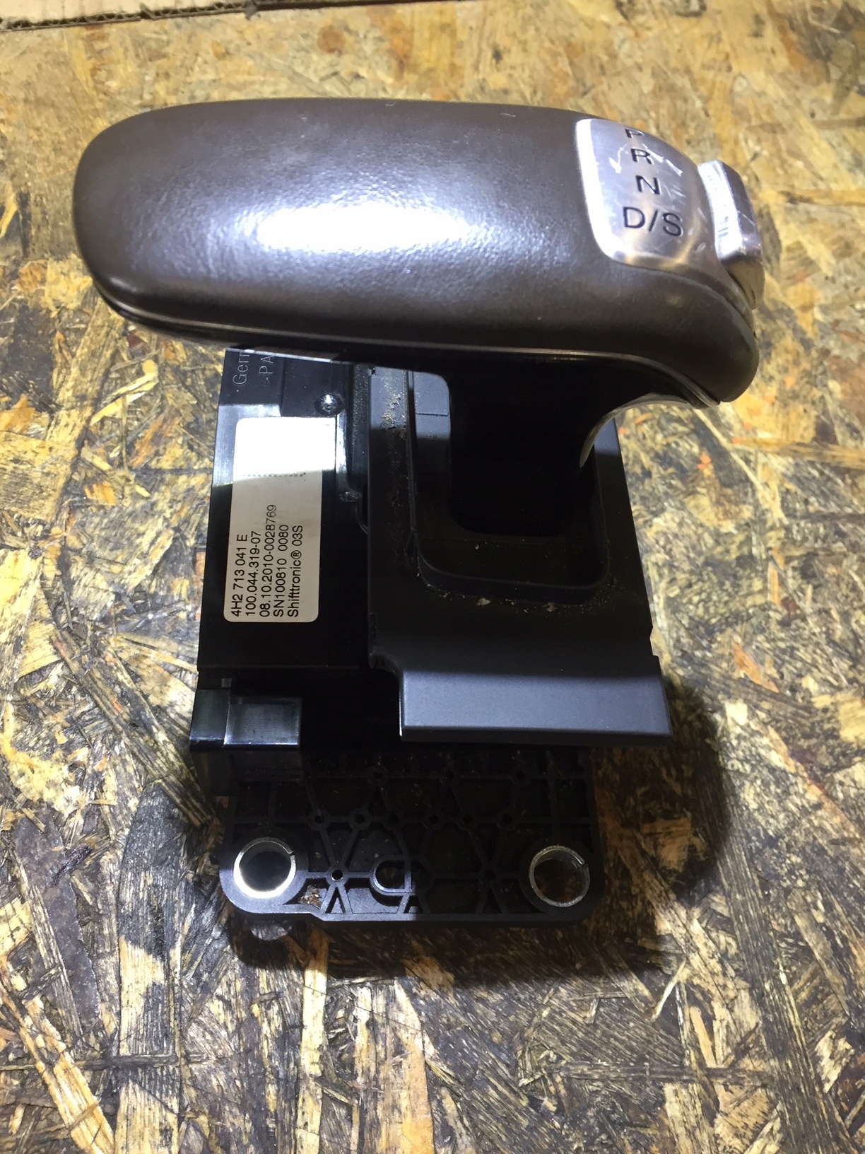 AUDI A8 D4 gear lever changes of the gear 4H2927731A