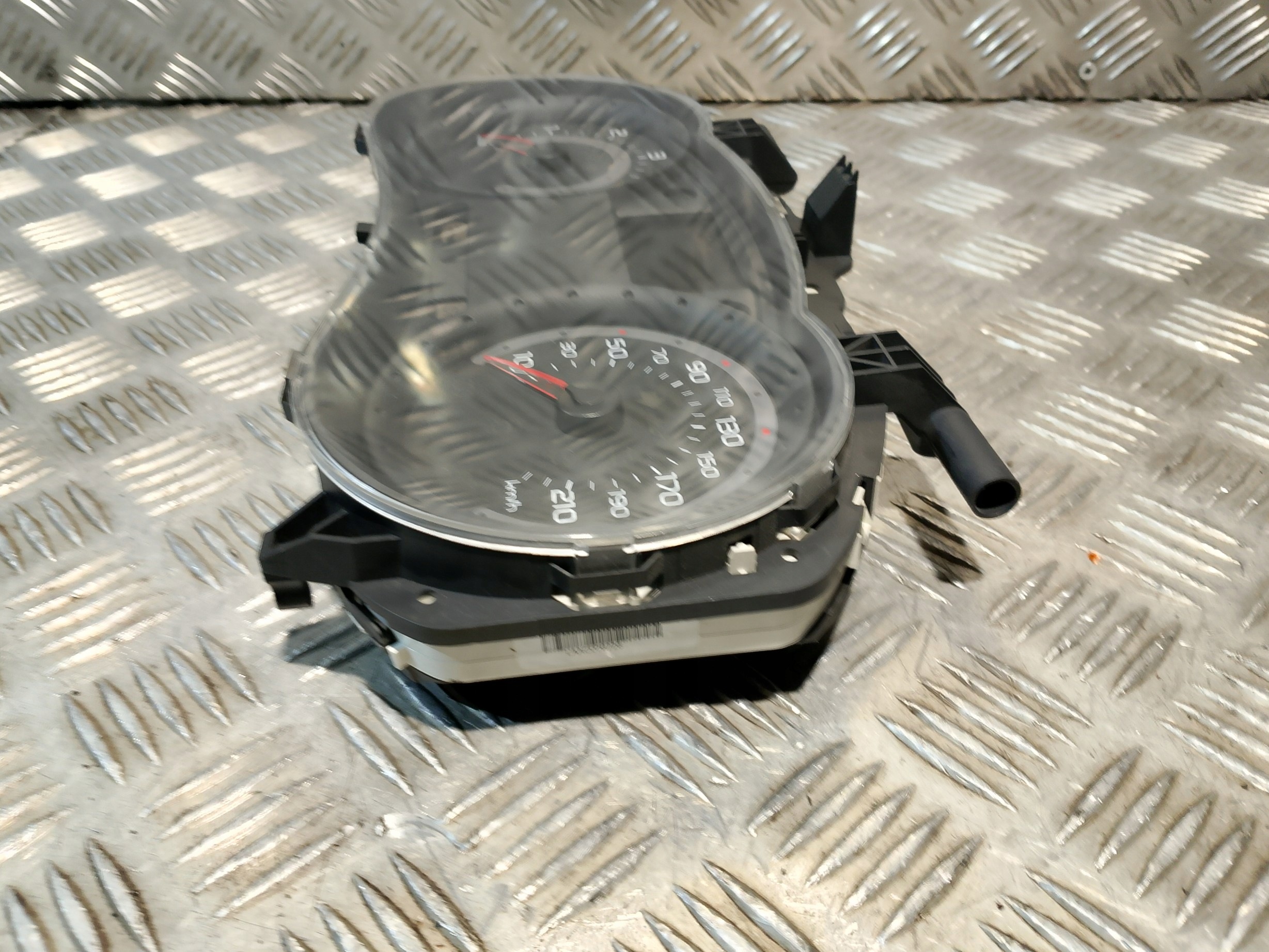 dials PREDKOSCIOMIERZ RENAULT CLIO III 3 1.5 D 8200582702-G