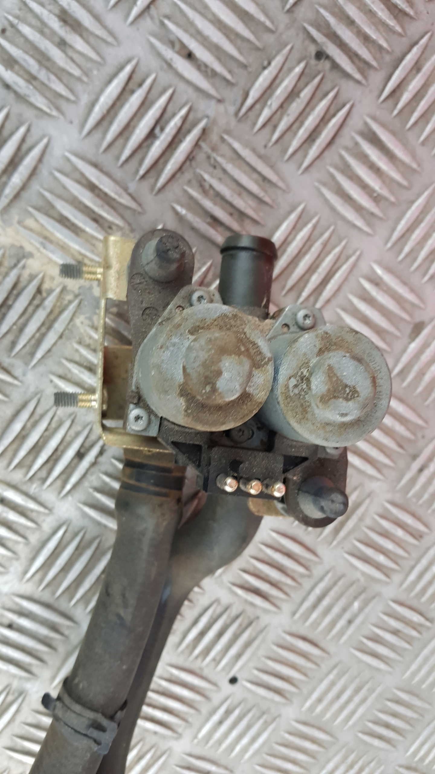 MERCEDES W208 water pump circulation 3.2