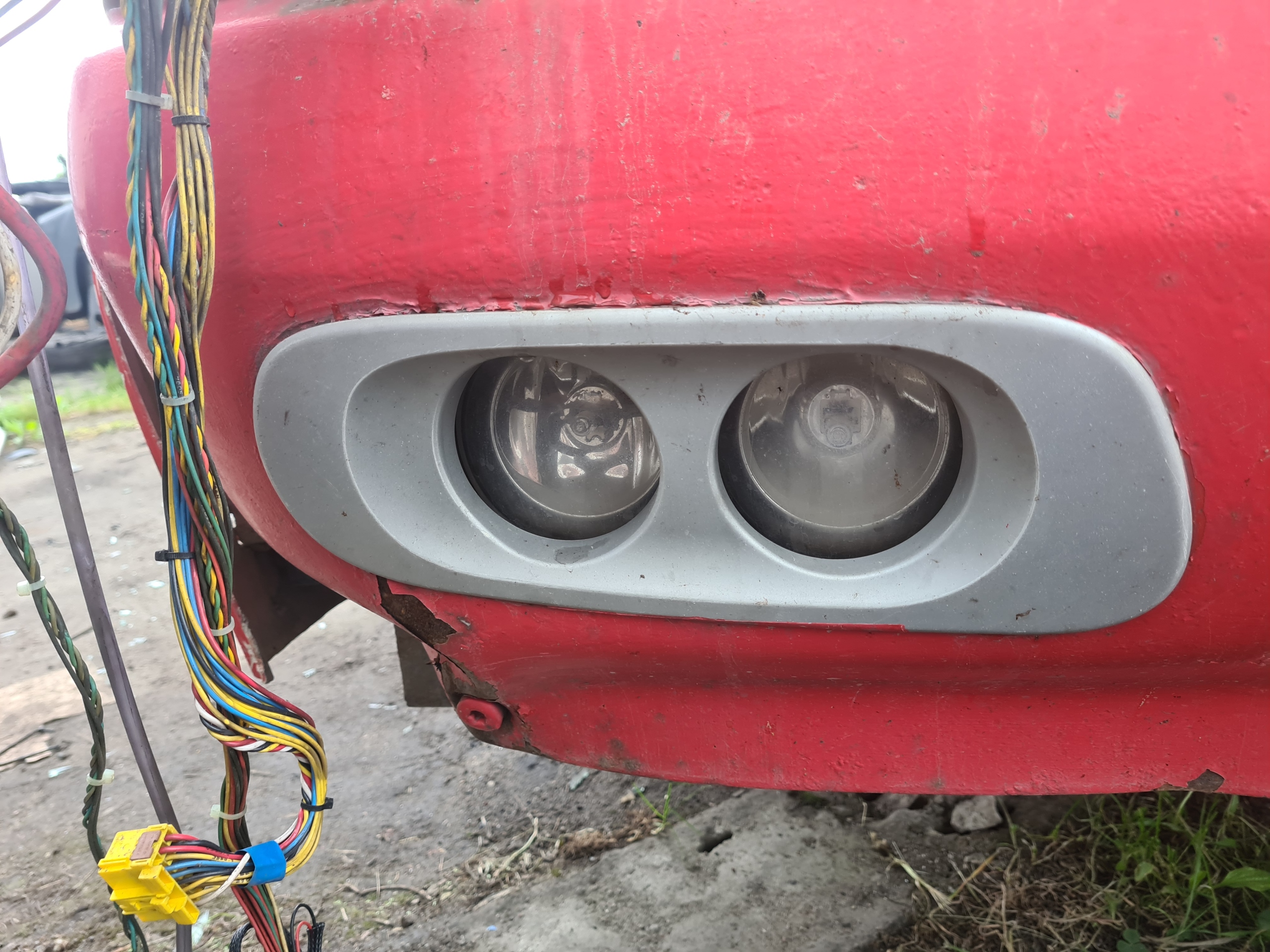 ГАЛОГЕННАЯ РАМКА ПРАВАЯ DAF 75 85 CF