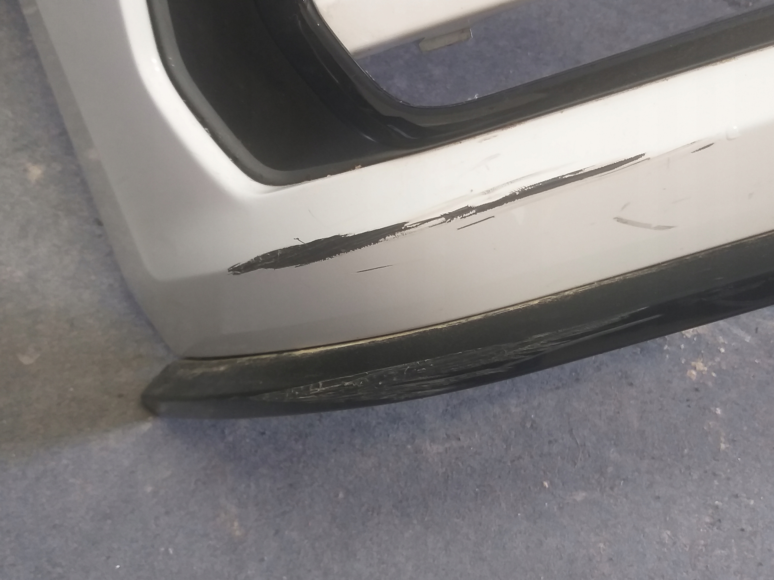 nárazník předek VW TOURAN R LINE 15- 5TA