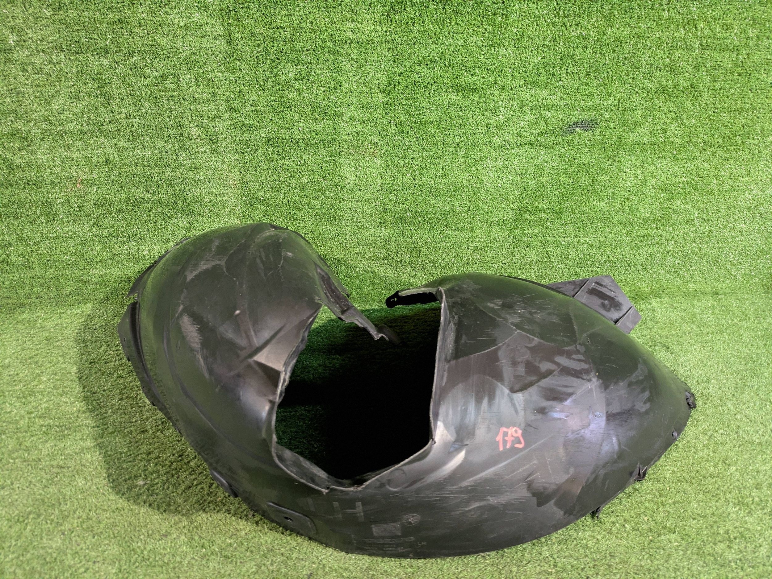 mudguard left front VOLVO S90 V90 16- NR.N179