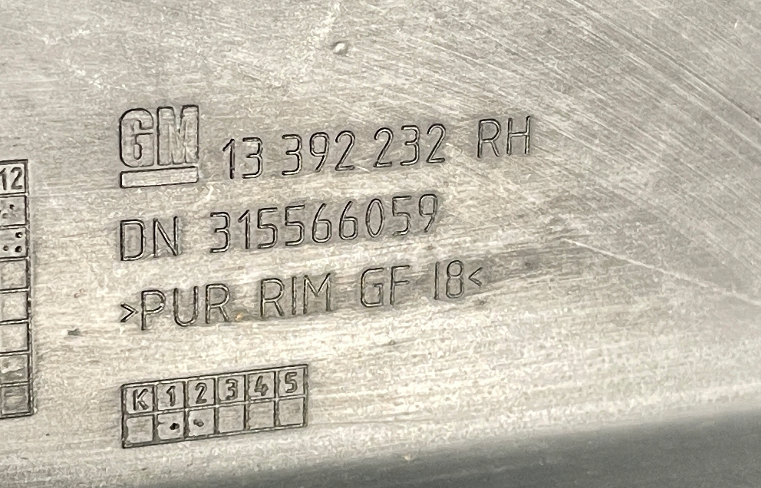 ^ LISTWA PROGOWA ASTRA IV J GTC OPC AERO 13392232 Kolor do lakierowania