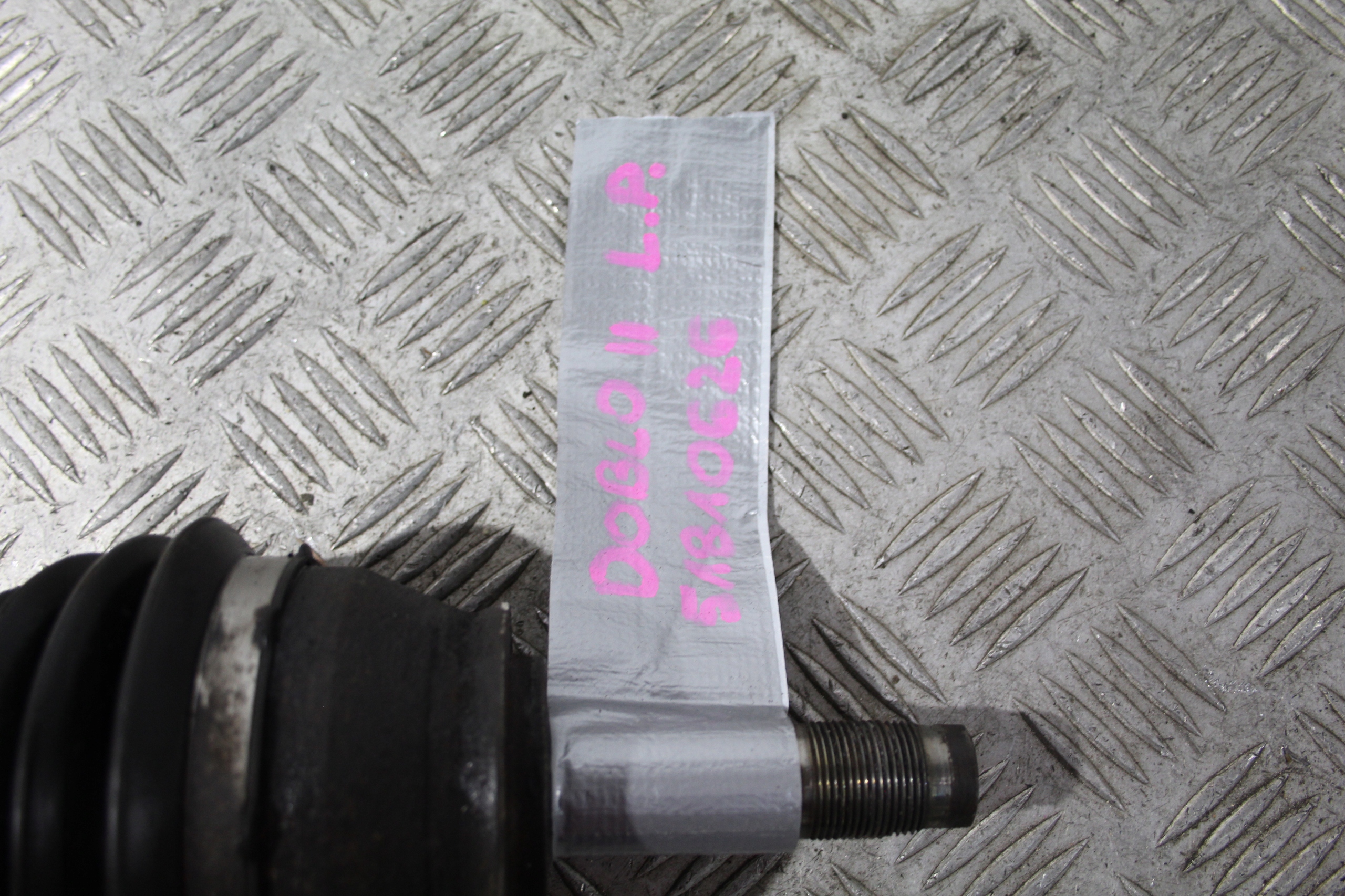 semi-axis left front FIAT DOBLO II 2 51810626