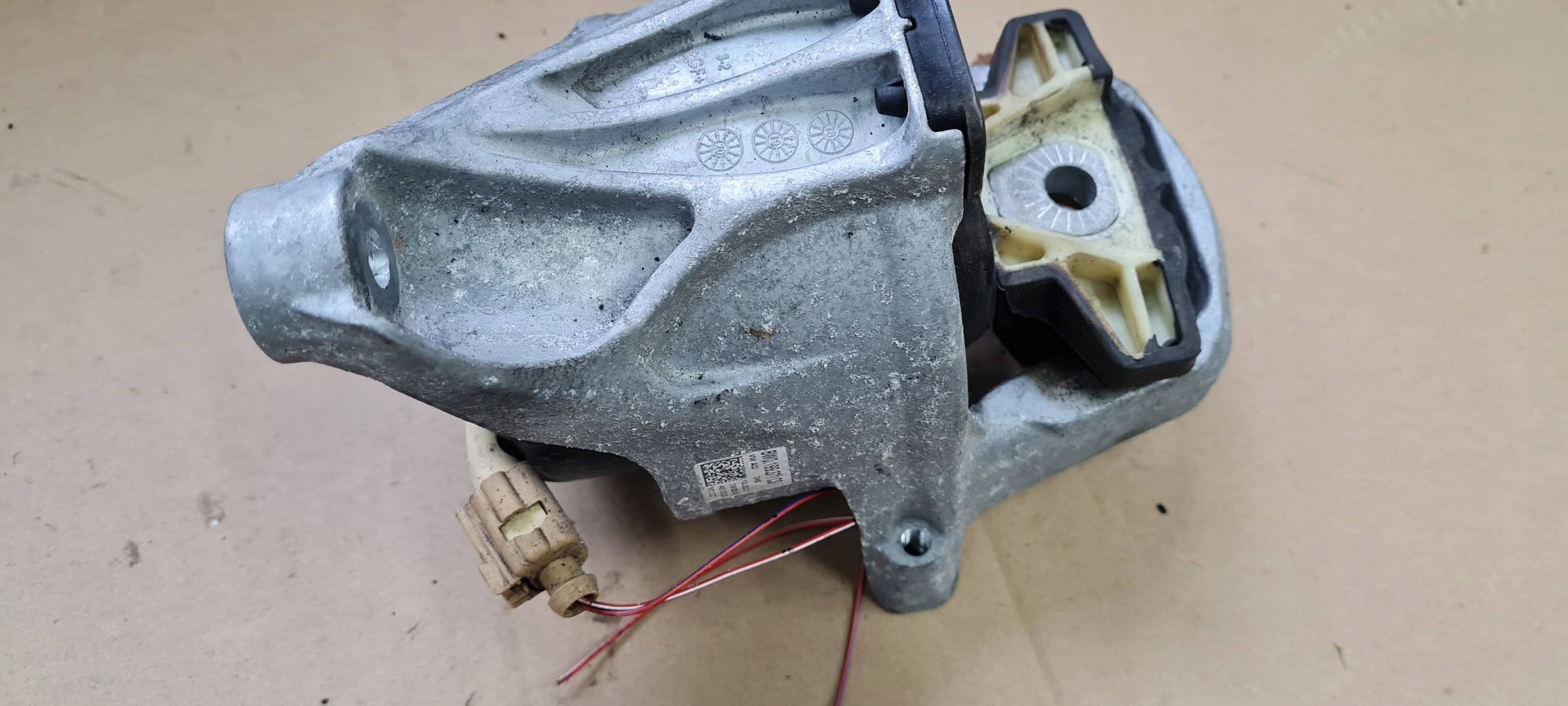 A5 8W LIFT engine mount left 2.0 TDI 8W0199371CS A4 B9 8W