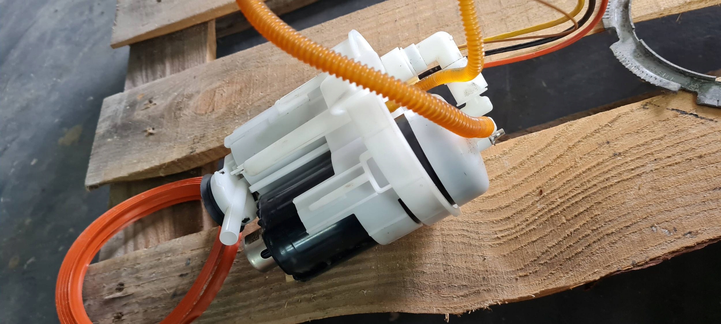 Q5 80A pumpa goriva rezervoara benzin 2.0 TFSI 80A919087