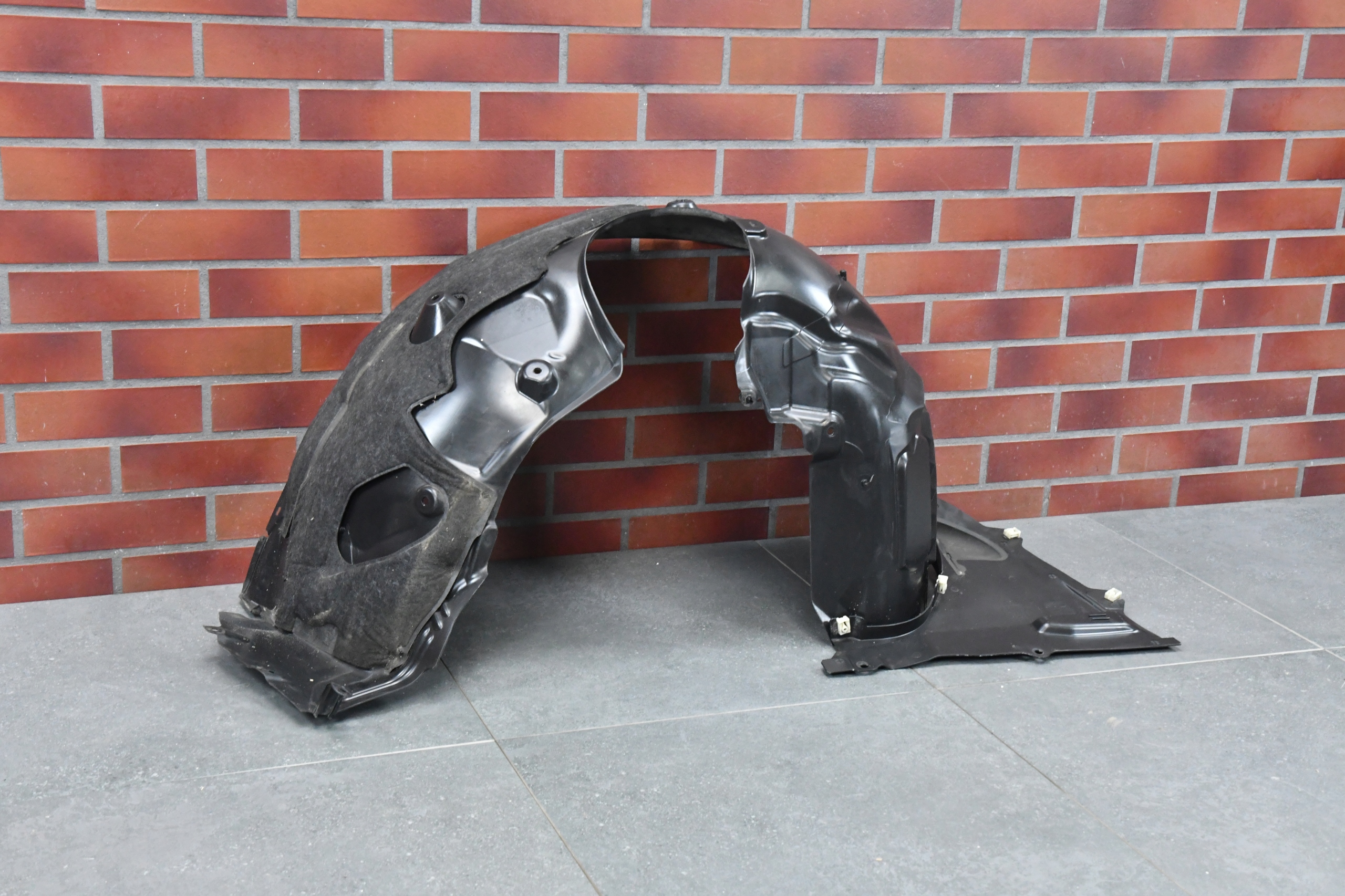 mudguard left front cover BMW iX1 U11 ELEKTRYK BEV DEMONTAZ