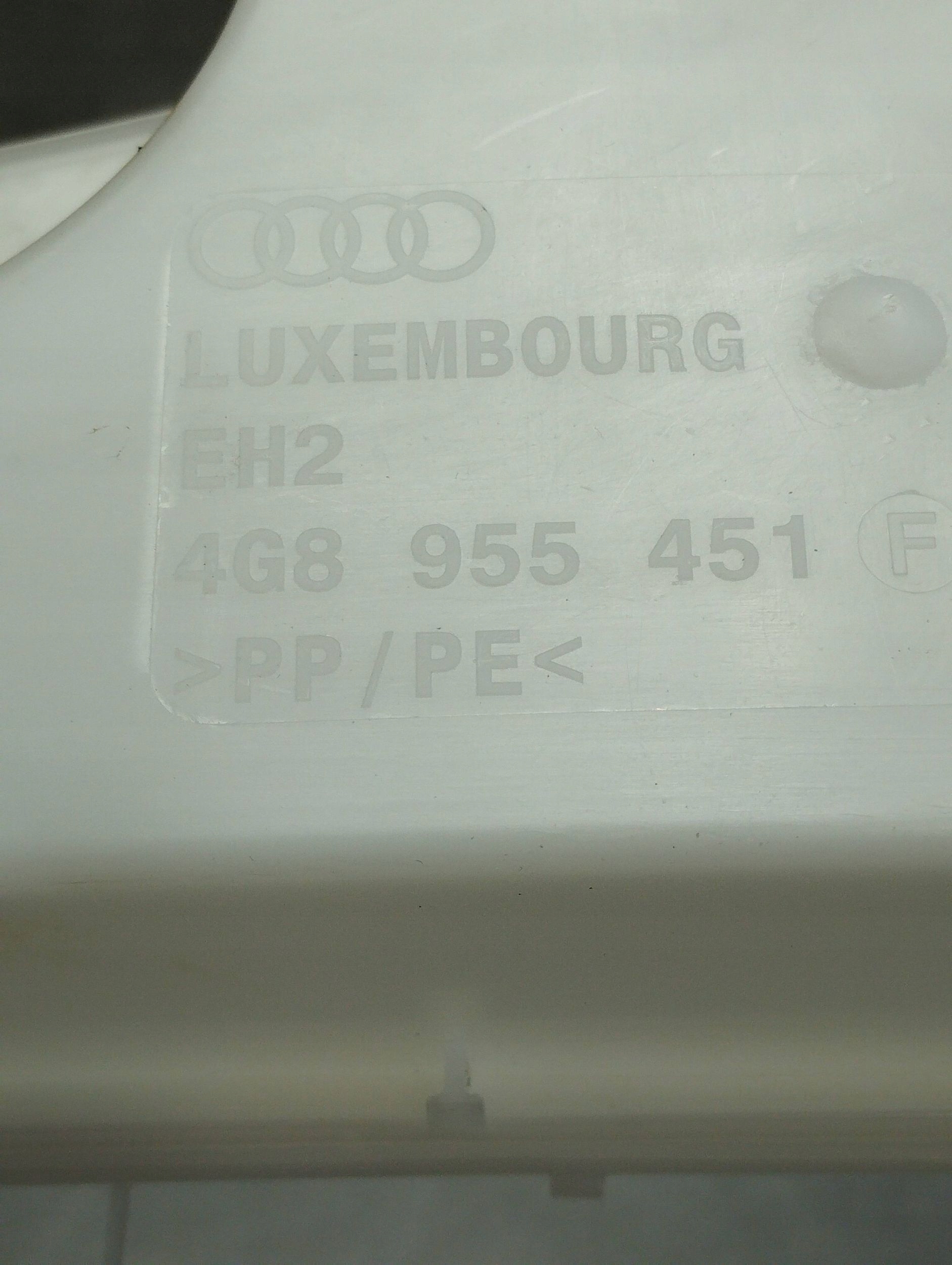 Audi A7 4G 2016 washer fluid tank POMPKI 4G8955451F