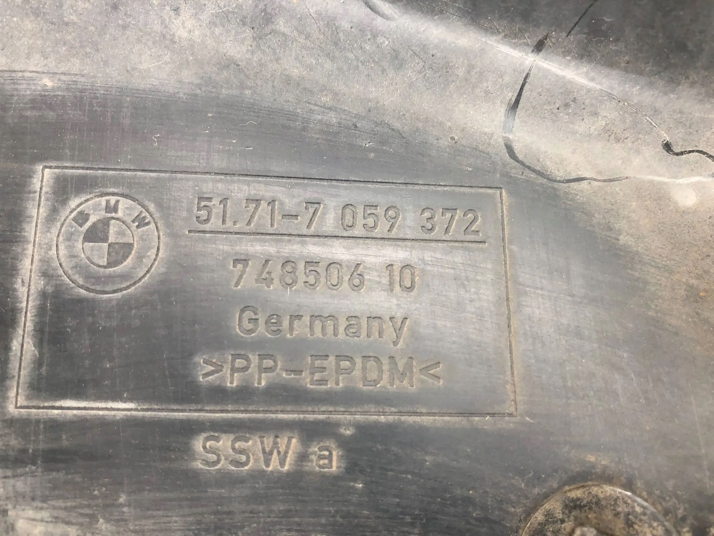 mudguard right front part rear BMW E87 7059372