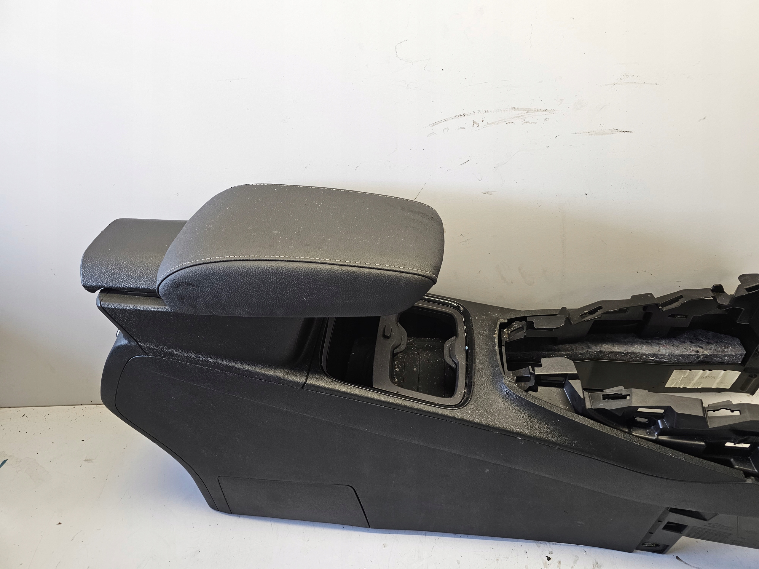 OPEL GRANDLAND X TUNEL central armrest original