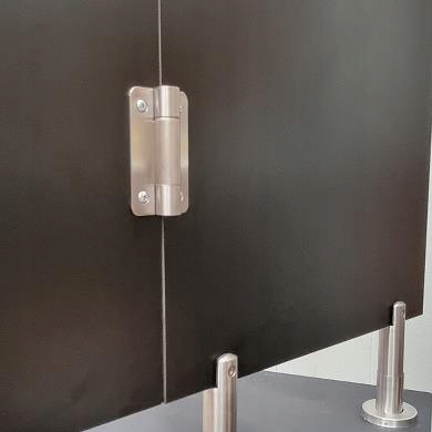 Zawias do kabin WC, przebieralni samodomykający Kod producenta 22.23.165