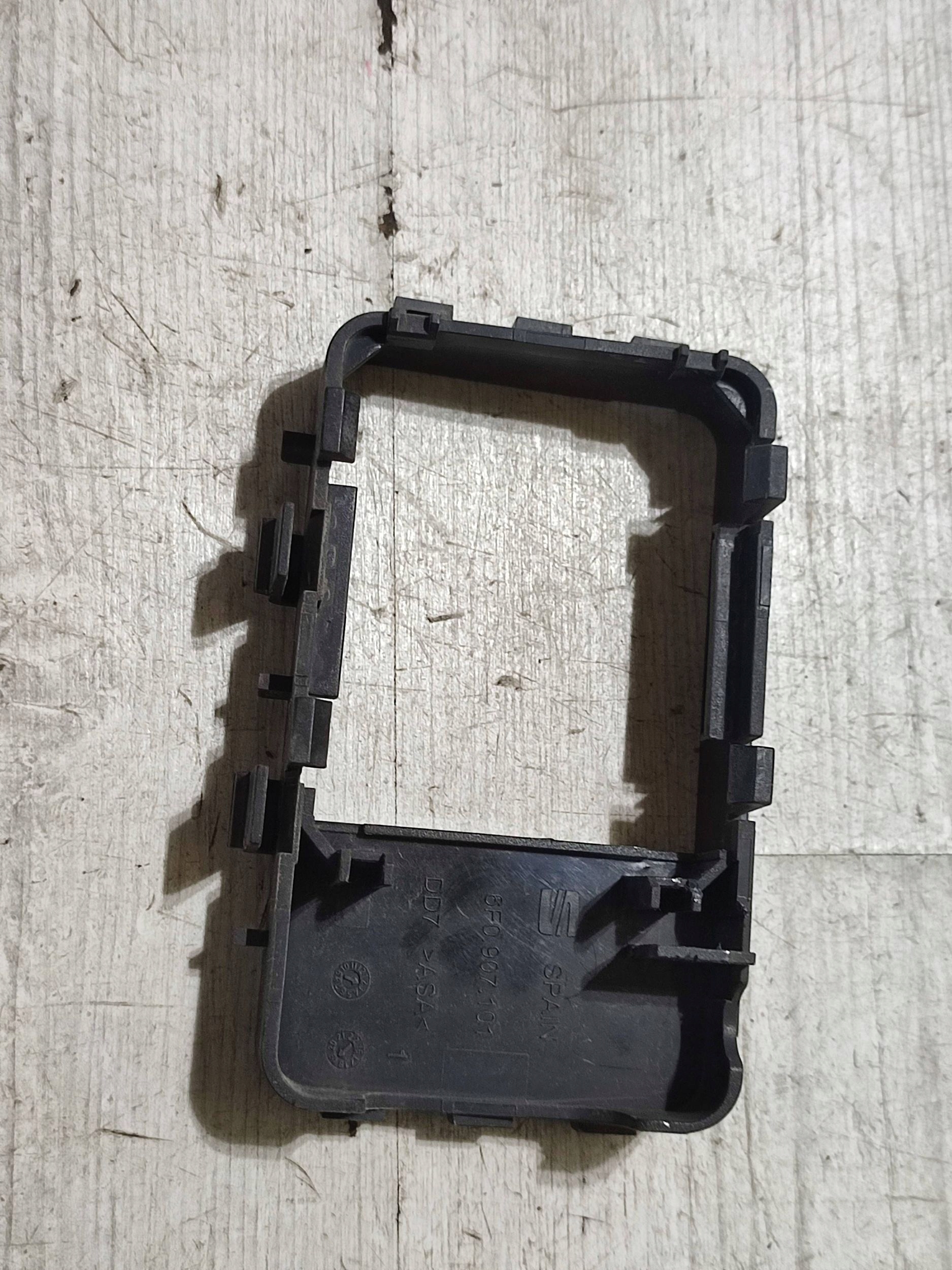 Seat Arona 2019 bracket holder radaru