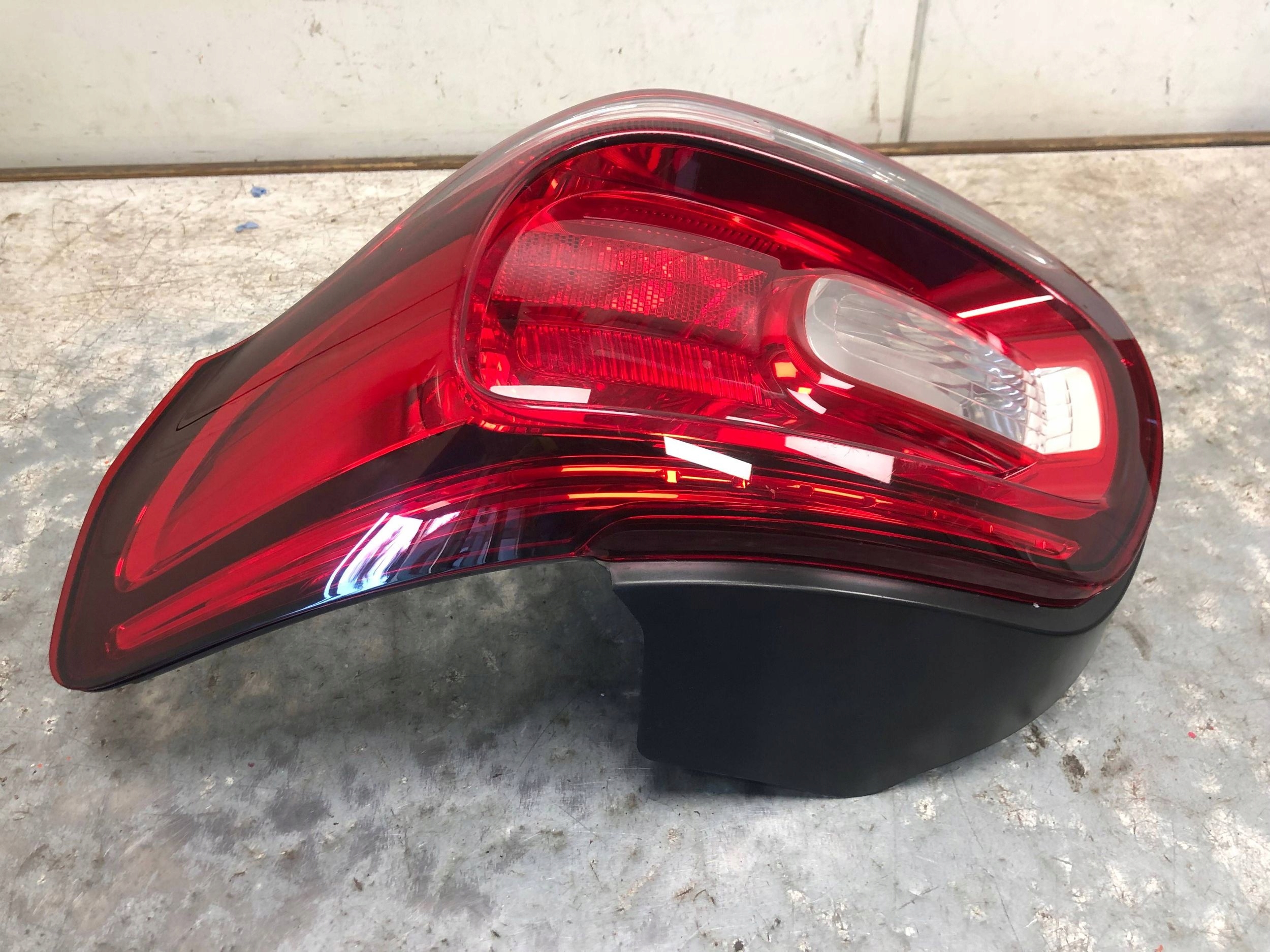 light right rear part CITROEN DS3 3D 9808415380