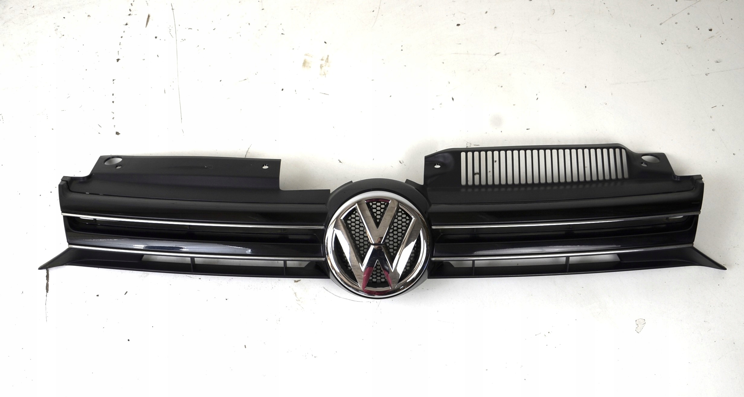 vw GOLF VI решетка радиатора 5K0853651 af оригинал