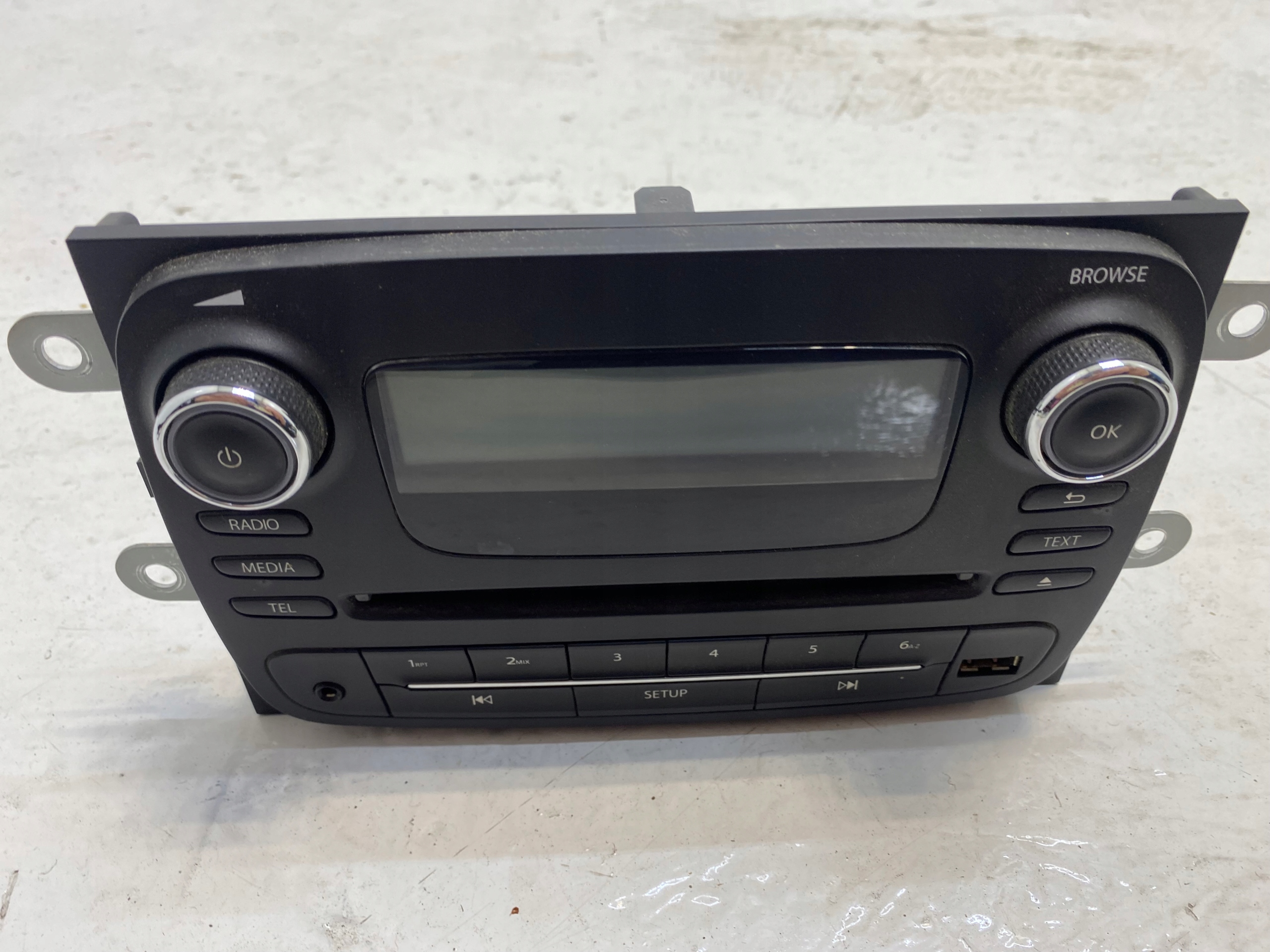 RENAULT TRAFIC III RADIO 281157424R