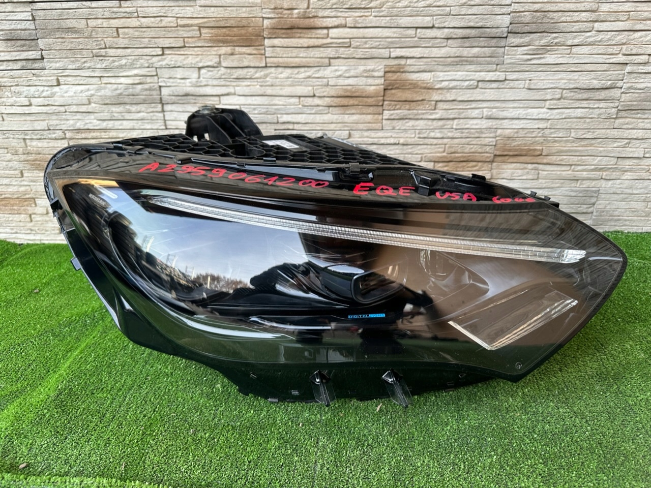 LAMPA MERCEDES BENZ DIGITAL EQE A2959061200 USA