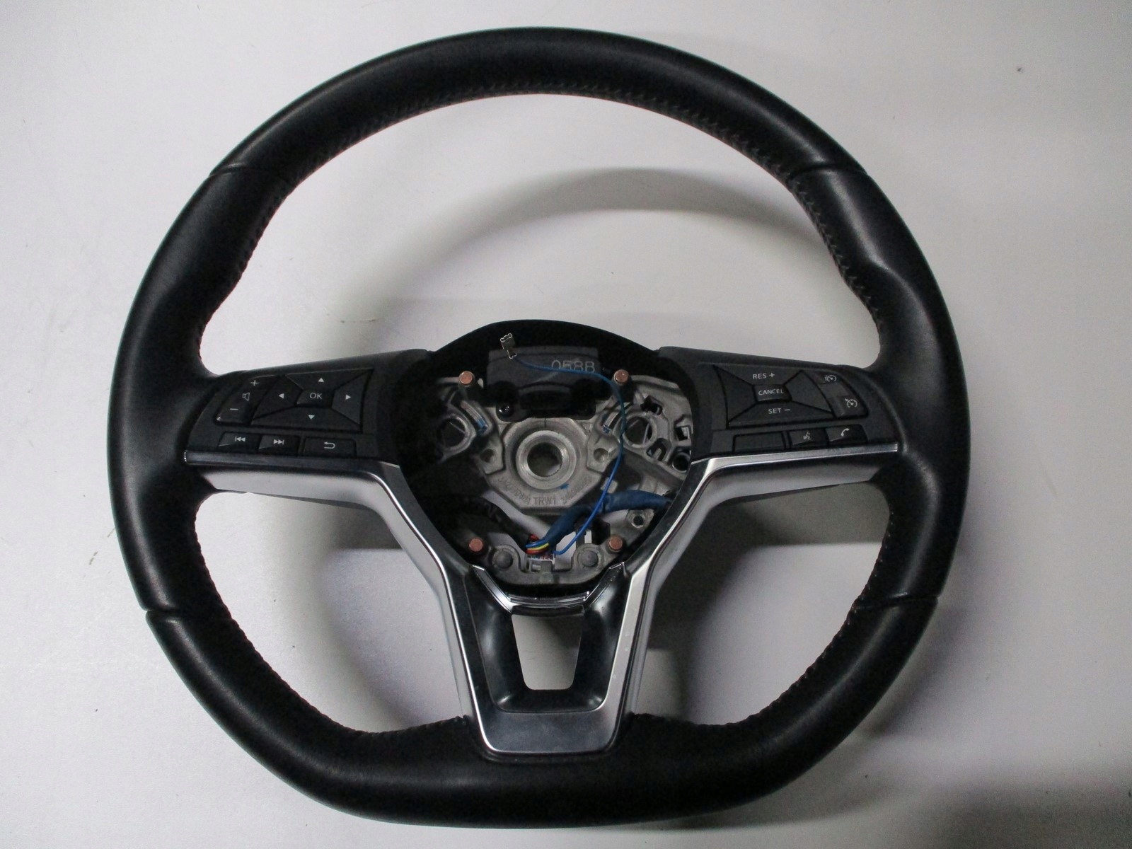 LENKRAD NISSAN QASHQAI II