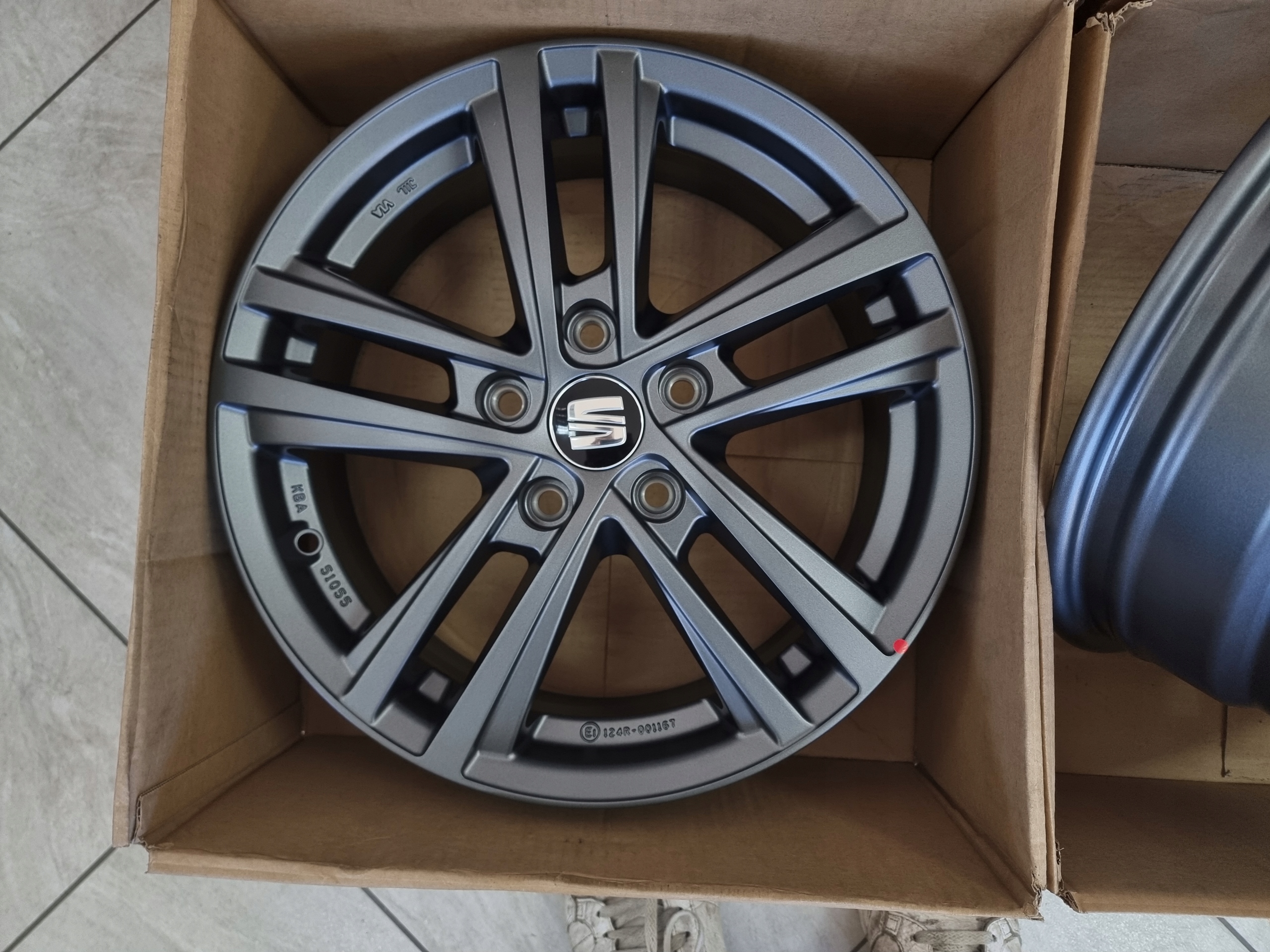 NOWE FELGI ALUMINIOWE Seat Leon Ateca VW T-Roc Skoda Karoq Octavia 16 CALI Kod producenta 575071496G