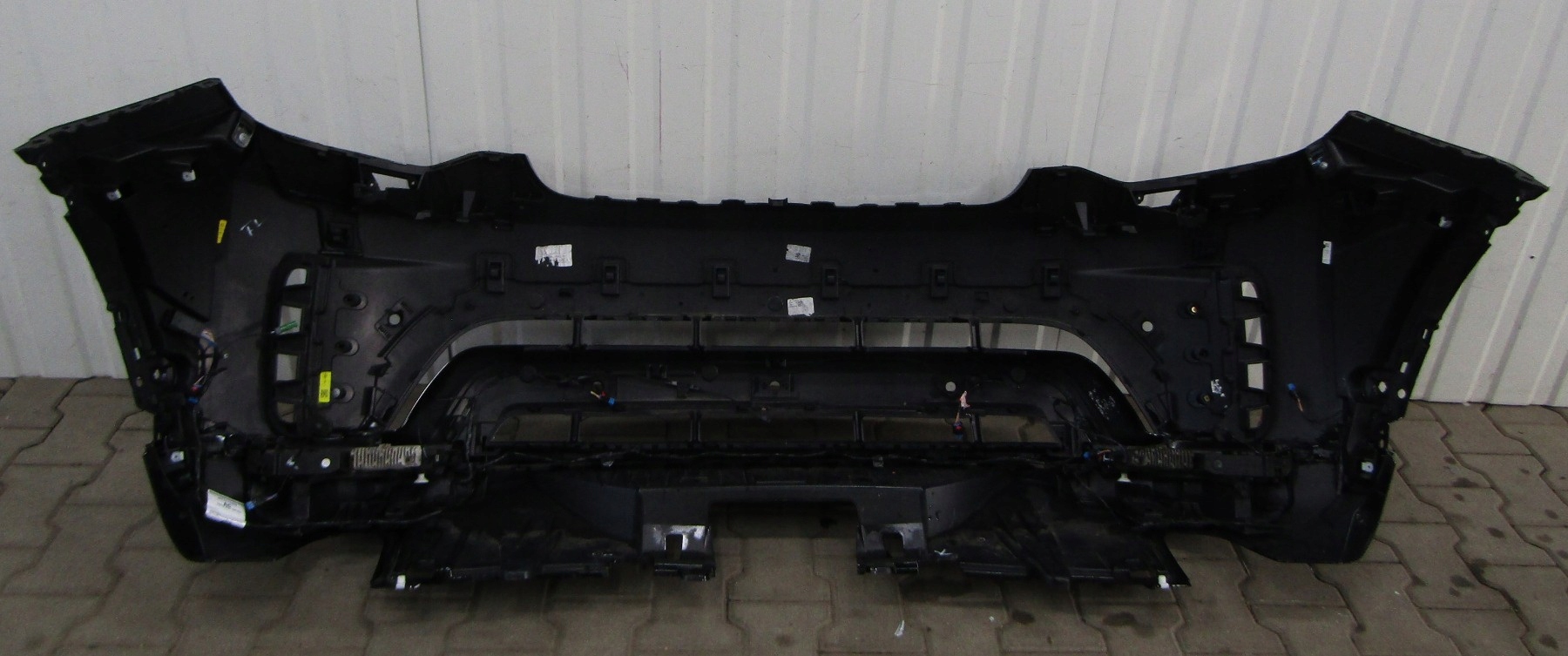 Zderzak przód Land Rover Discovery R Dynamic Ledy, Lift 21- Producent części Land Rover OE