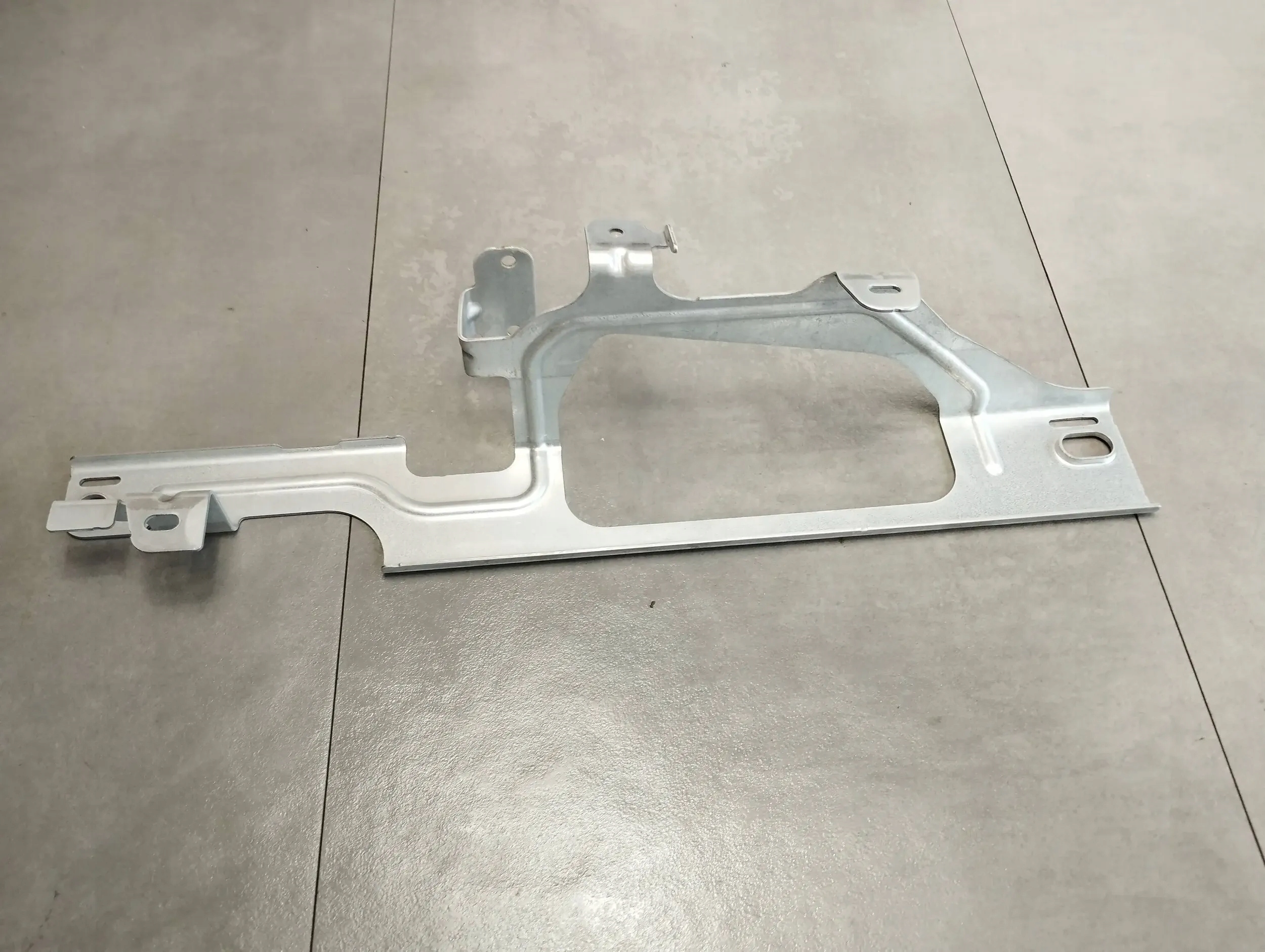 Mercedes-Benz GLC X253 console bracket A2536910114