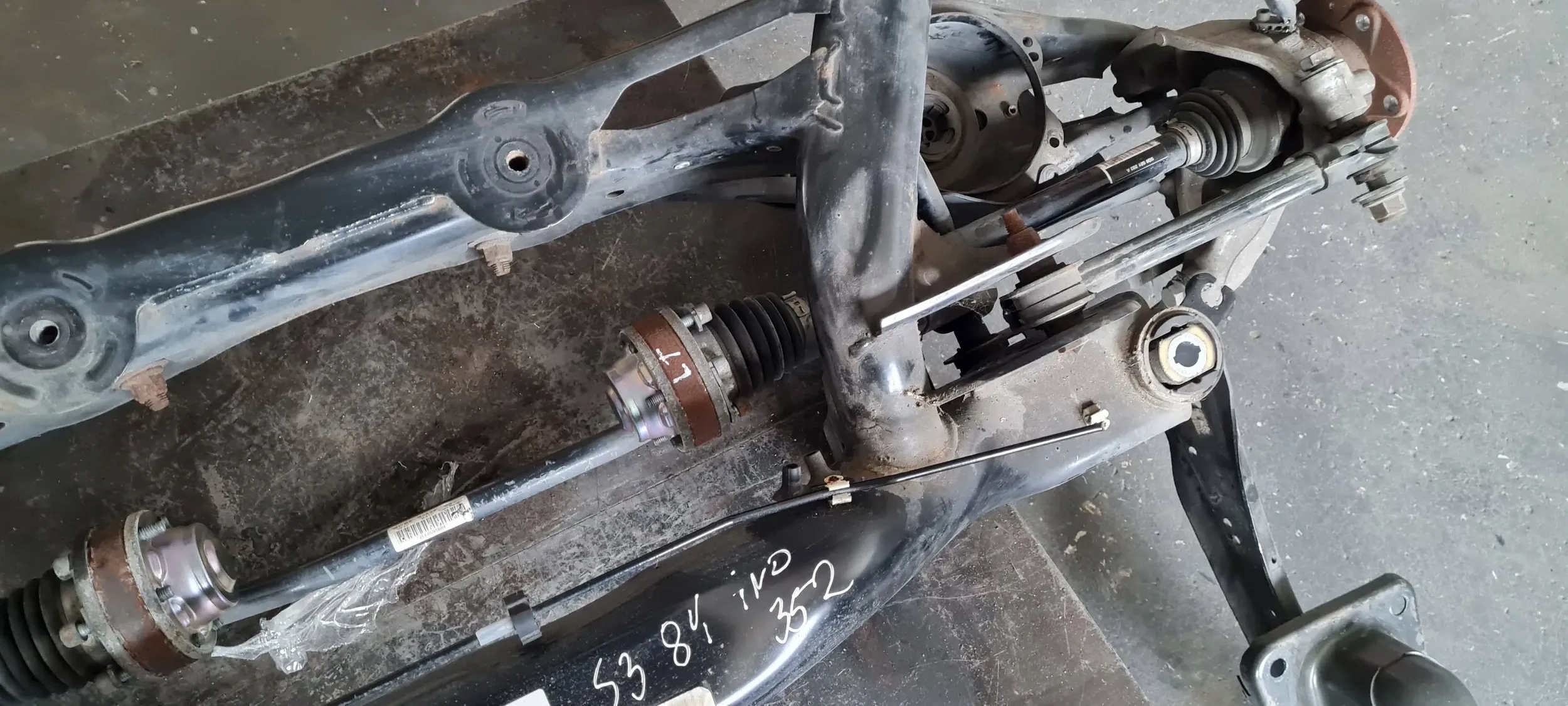 S3 8Y A3 ACHSTRÄGER HECK HINTEN TRÄGER QUATTRO QUERLENKER 2.0 TFSI