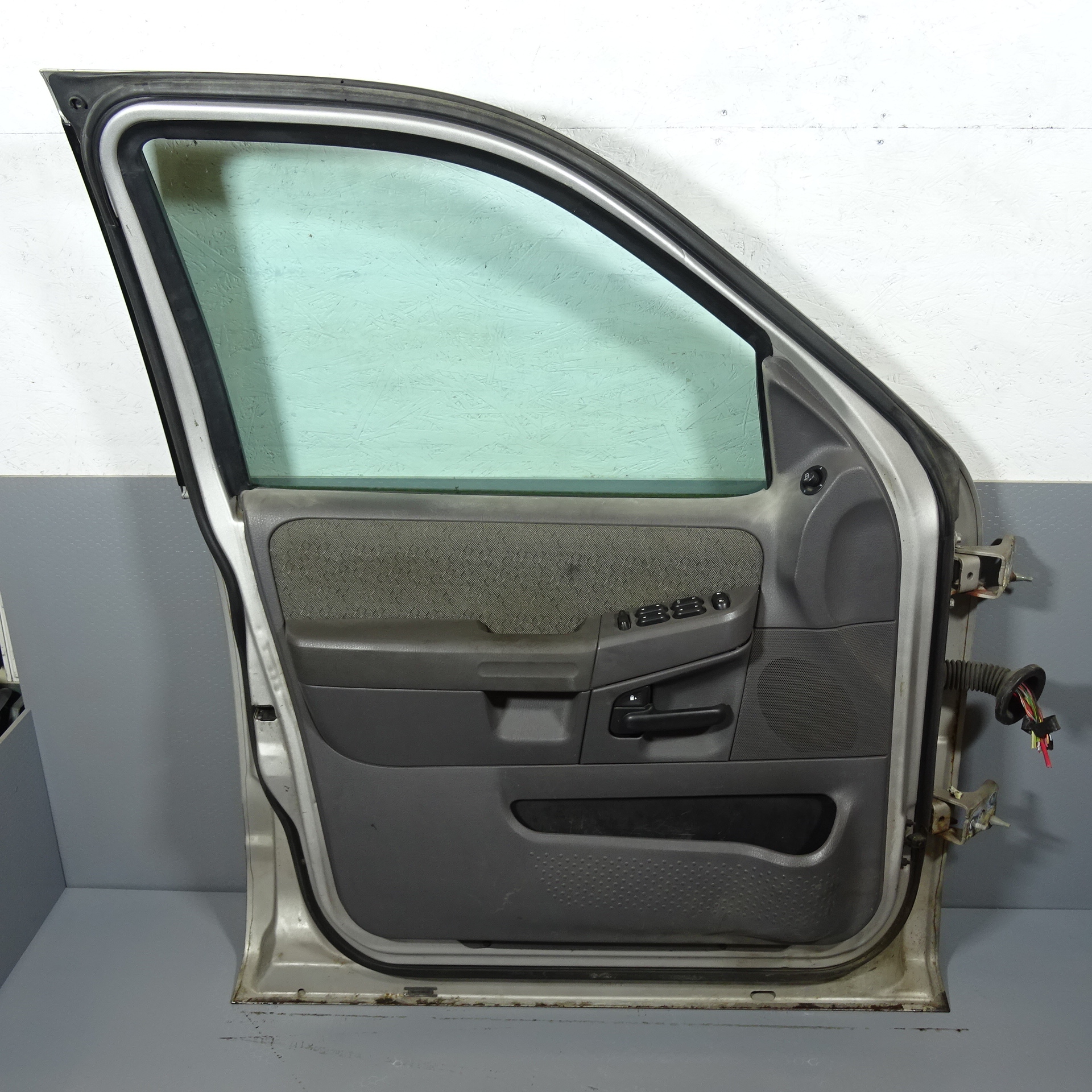 FORD EXPLORER III Tür vorne links