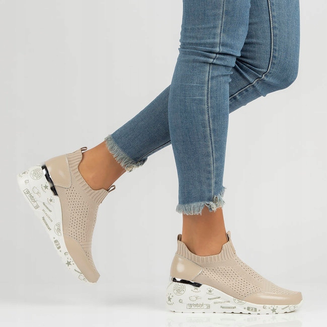 Beżowe półbuty Filippo platforma koturn Sneakersy Model DP3551