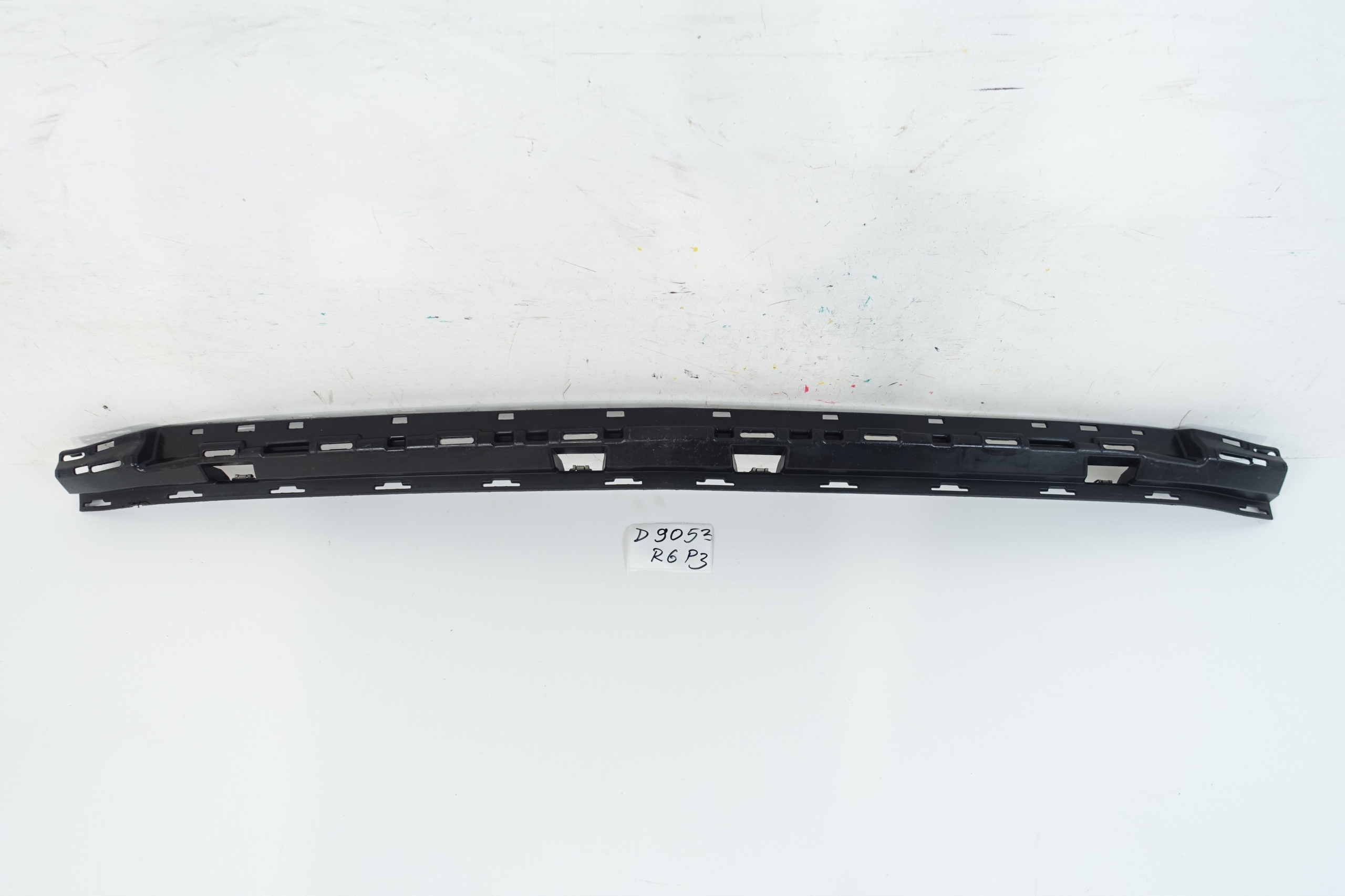 support pillar of a bumper front MERCEDES GLC X253 A2538852202