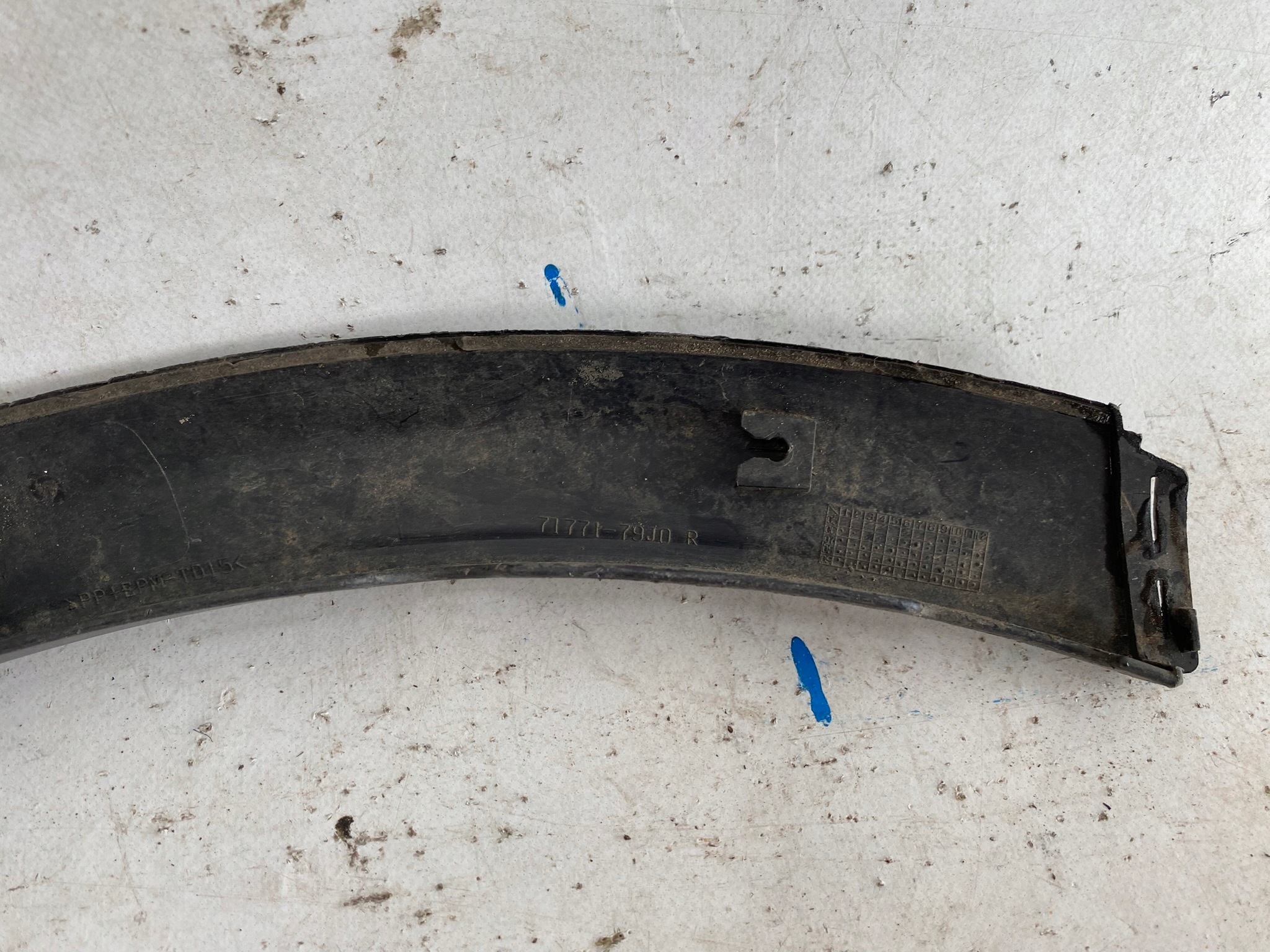 SUZUKI SX4 06-13 lišta nárazníku předek pravá 71771-79J0