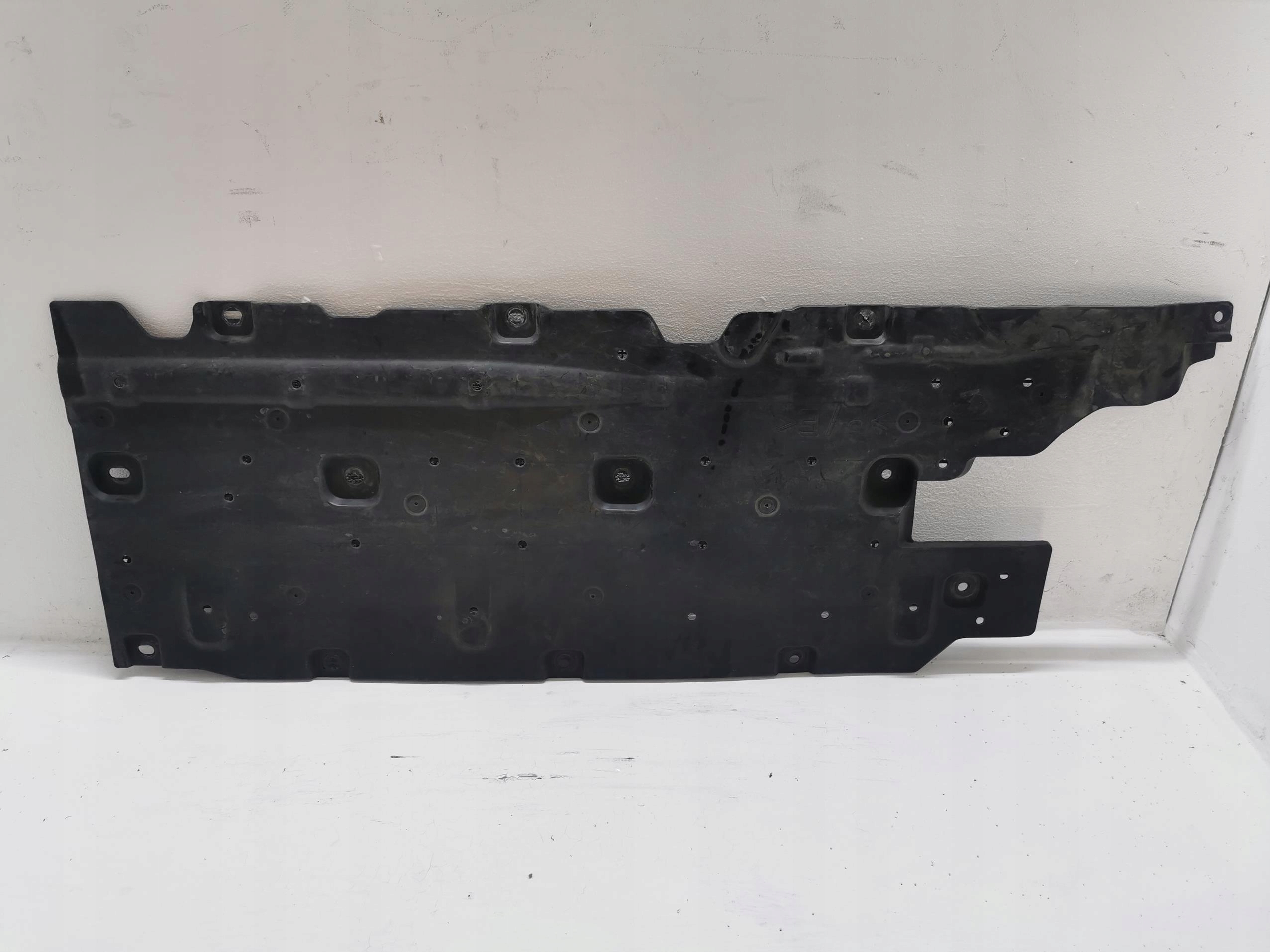 cover chassis left RENAULT SCENIC IV 748150937R