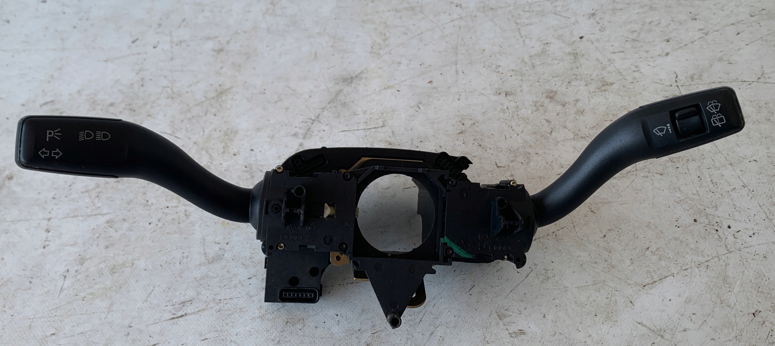 # steering wheel levers and controls AUDI A4 B7 8E0953549S