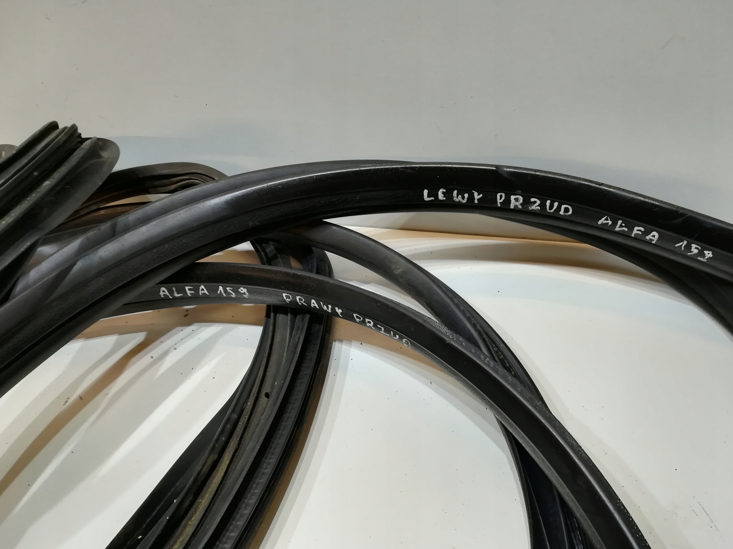 USZCZELKA DRZWI LEWA PRAWA ALFA ROMEO 159 KOMBI Part manufacturer Alfa Romeo OE