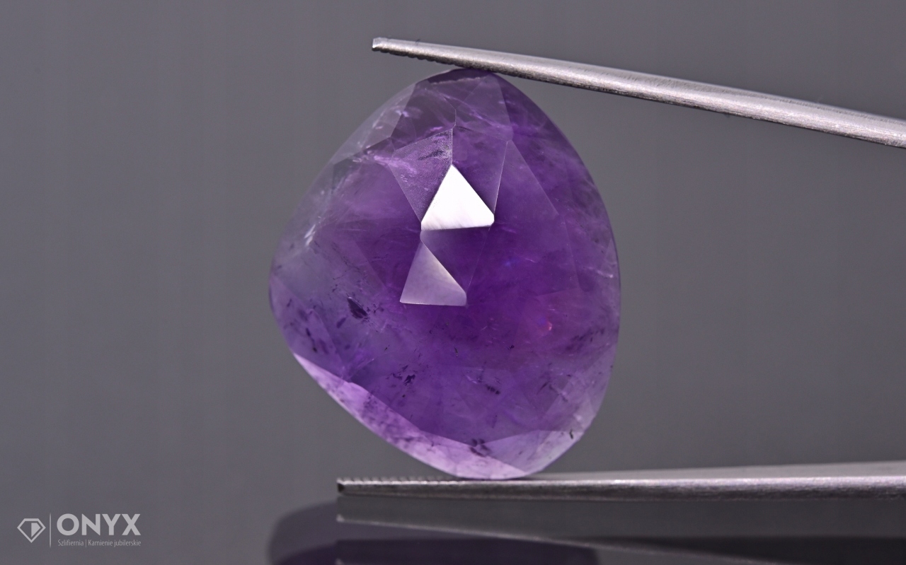 Ametystová fazetovaná nepravidelná rozeta 27x23 mm
